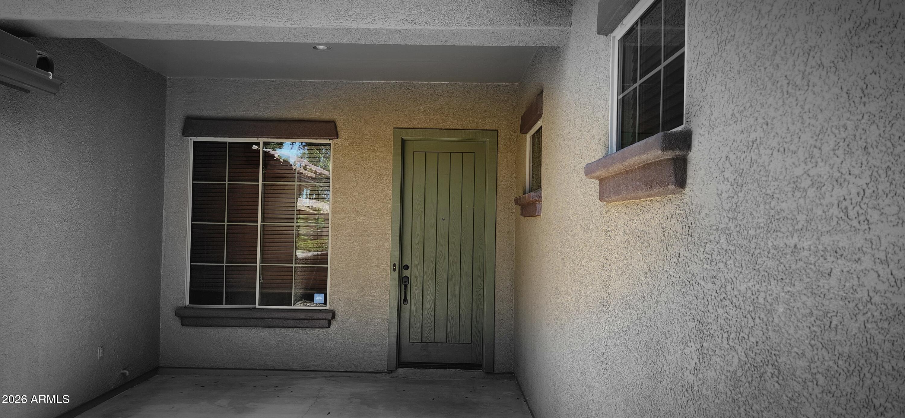 1046 E PHELPS Street