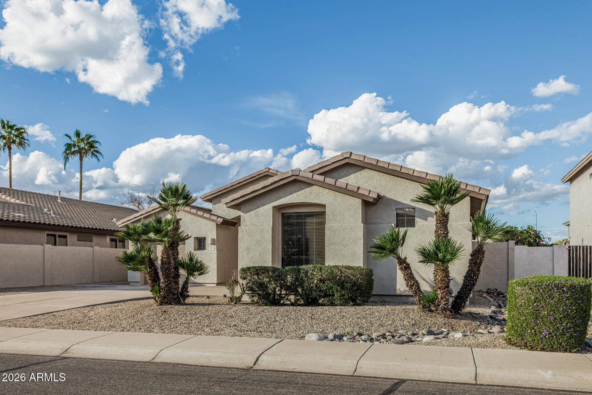 Properties 2 1364 E Whitten Place