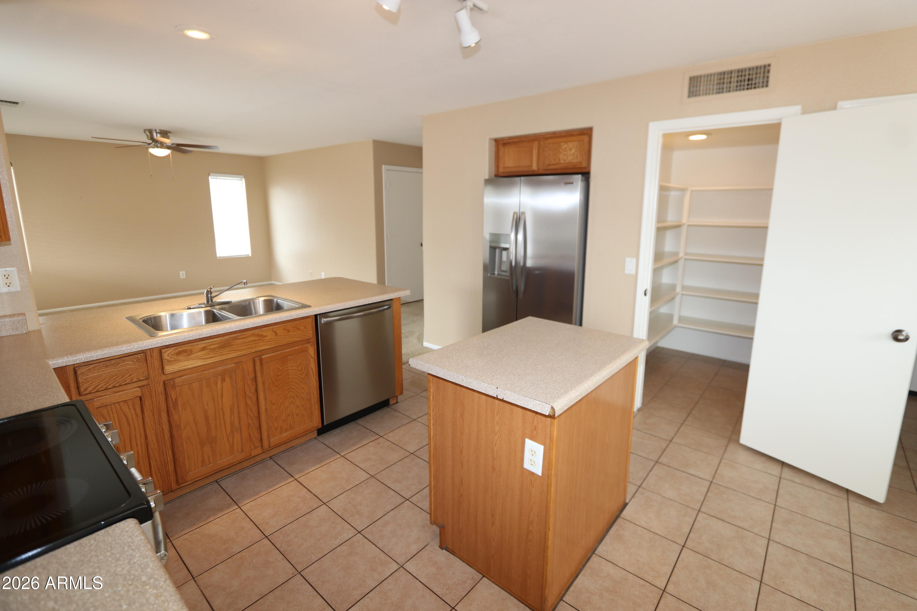 4821 W VALENCIA Drive