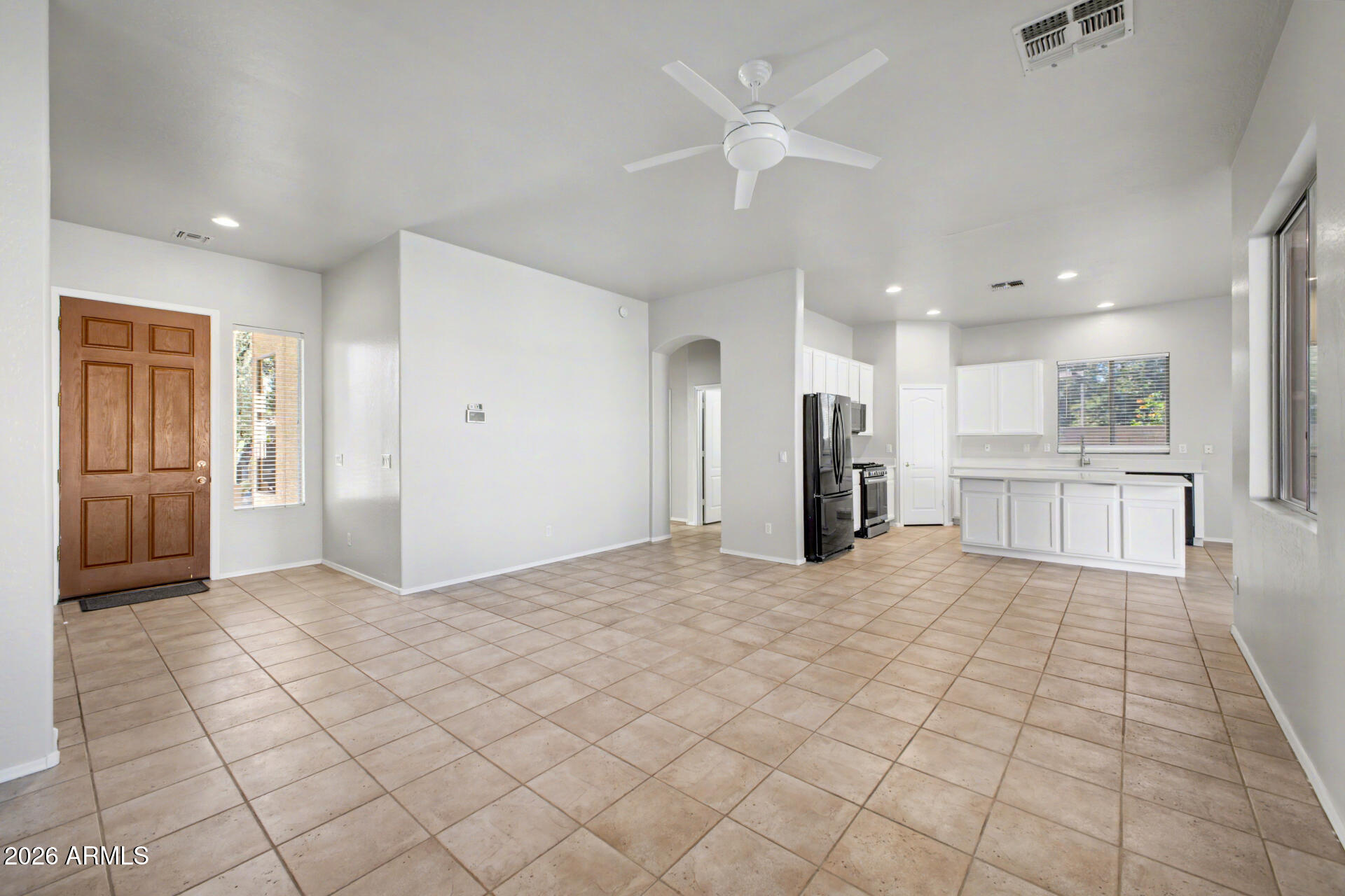 8634 E HILLVIEW Street