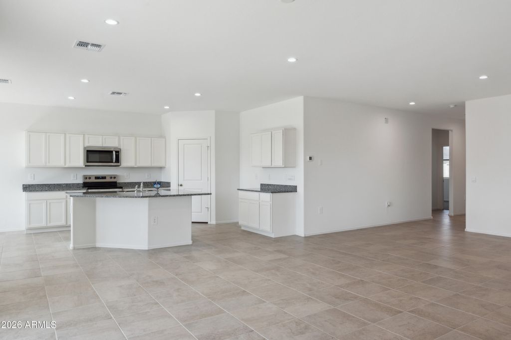 Photo of 1561 E Glazier Drive, Casa Grande, AZ 85122 (MLS # 6977653)