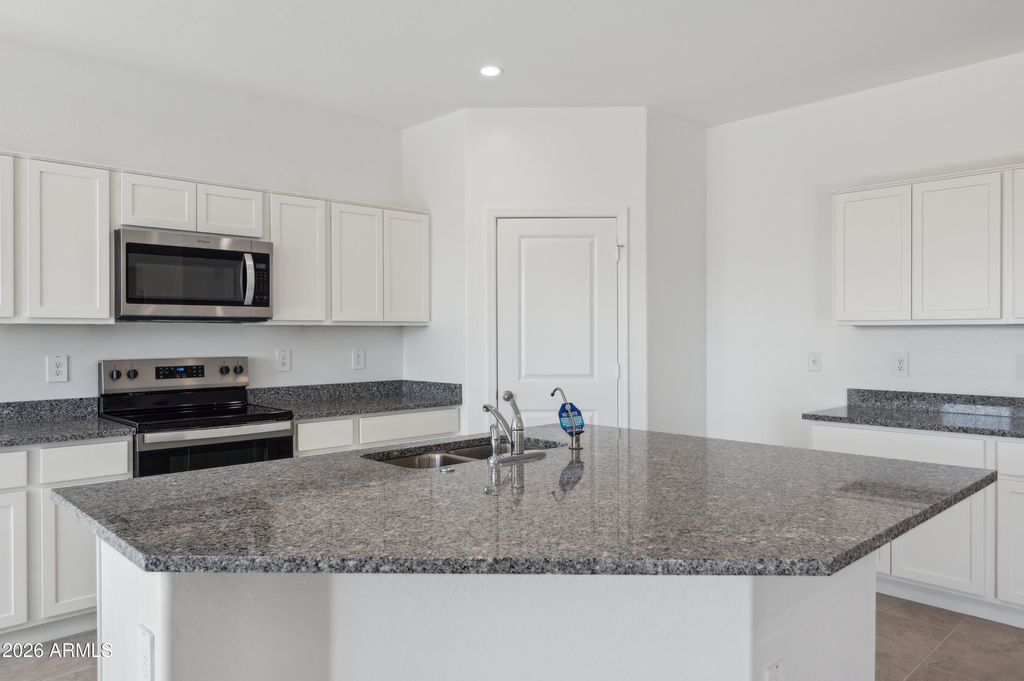 Photo of 1561 E Glazier Drive, Casa Grande, AZ 85122 (MLS # 6977653)