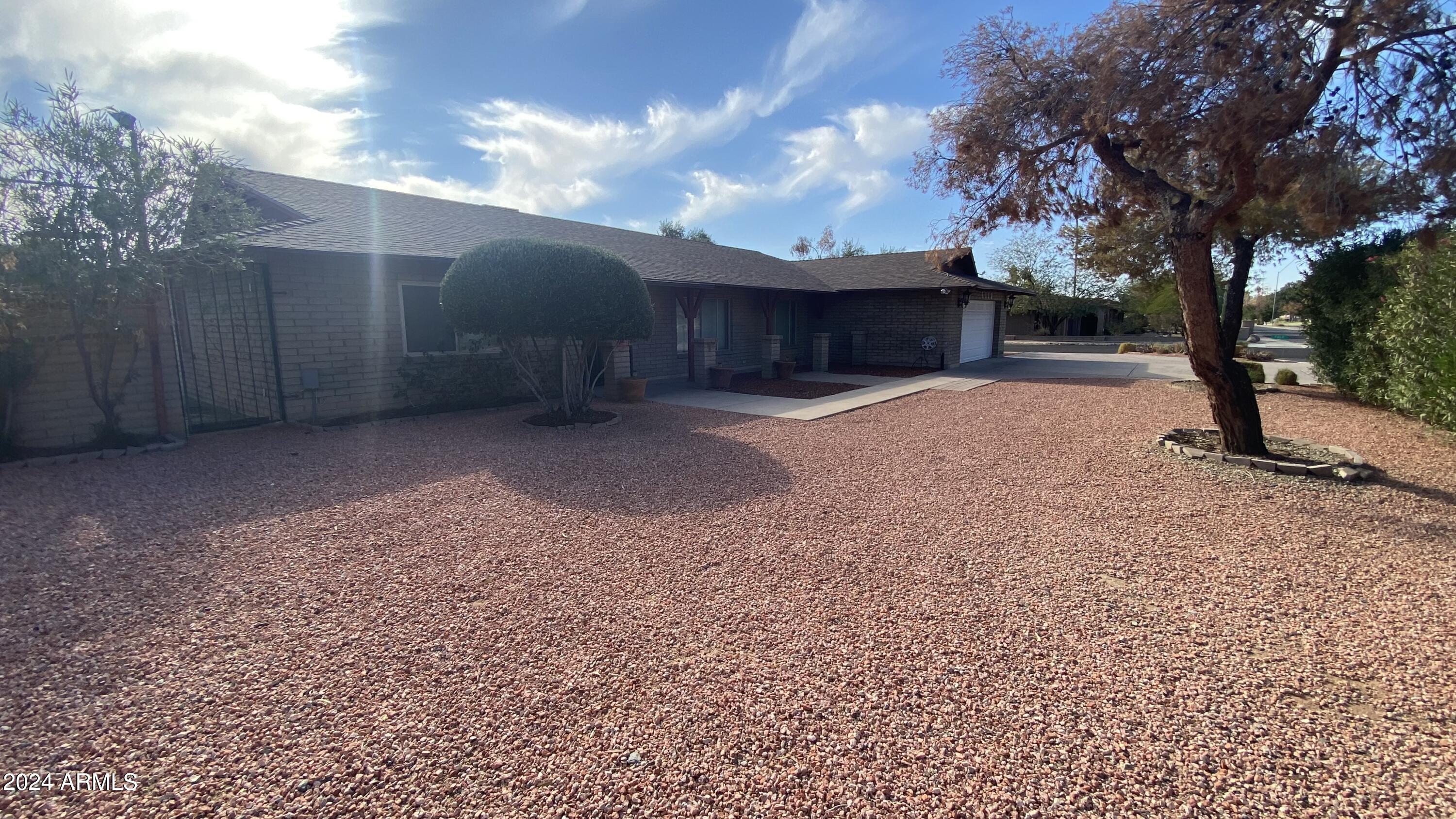 6823 W UNION HILLS Drive
