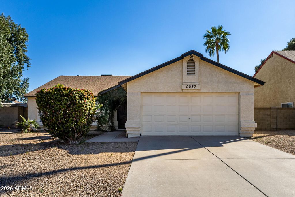 Photo of 9237 W Cholla Street, Peoria, AZ 85345 (MLS # 6990060)