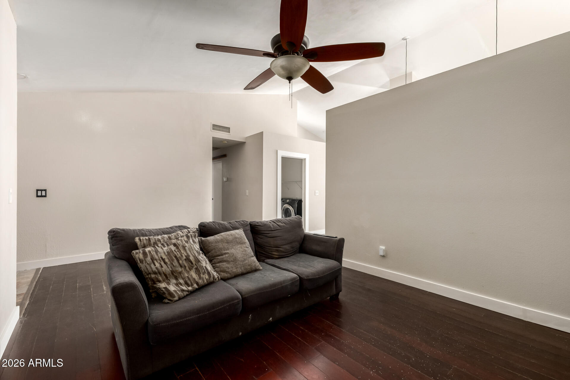 9237 W CHOLLA Street