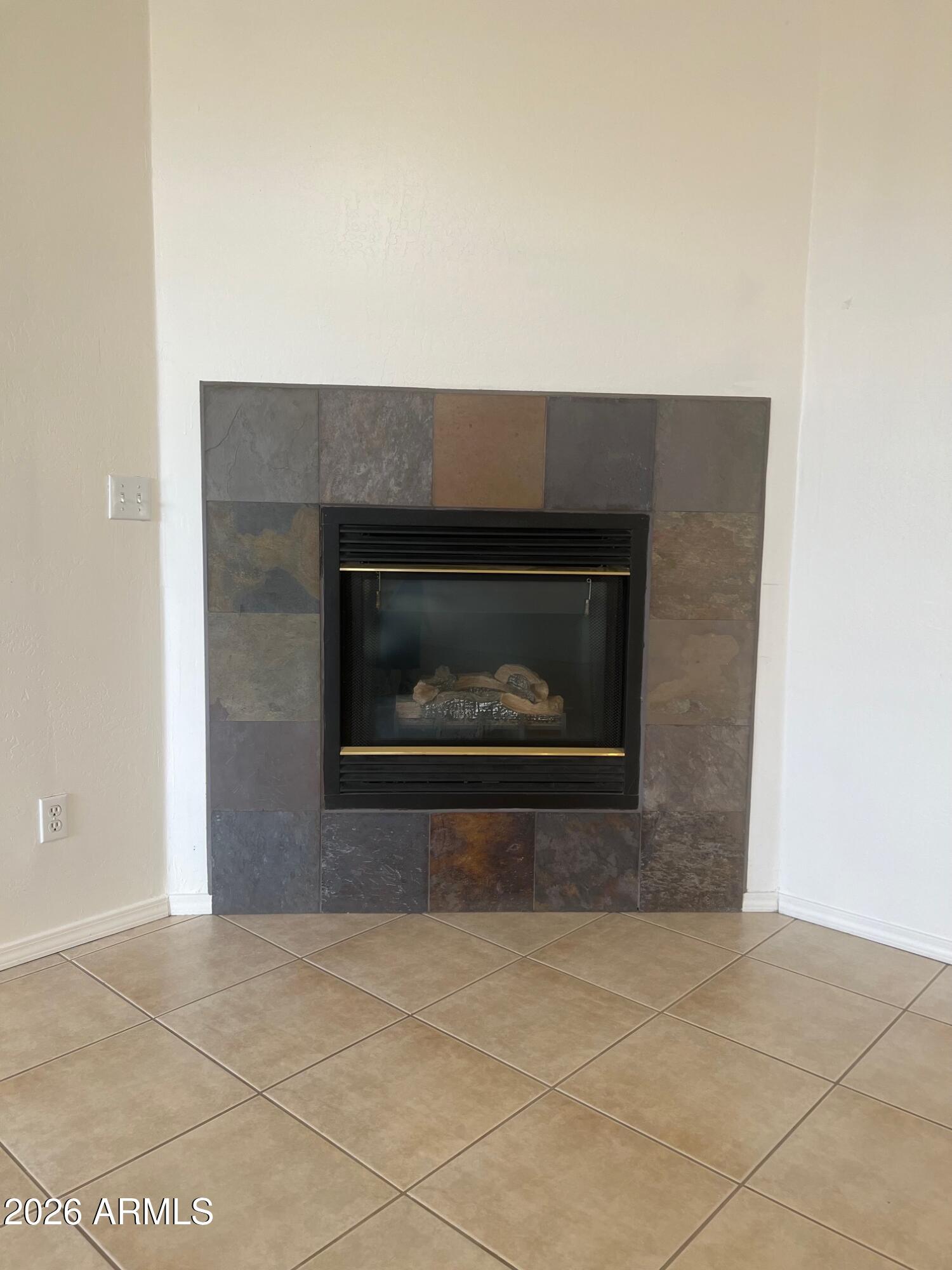 7040 E ROUNDUP Drive