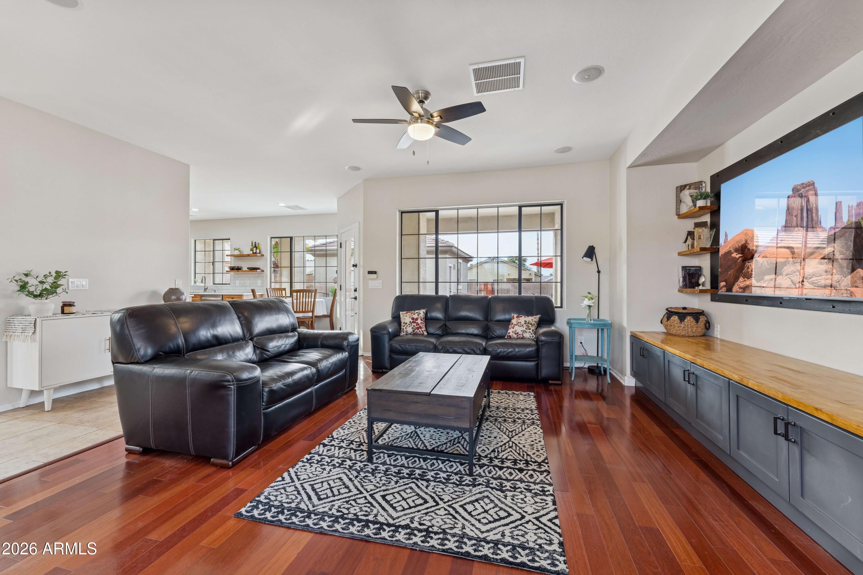 3543 E Calistoga Drive