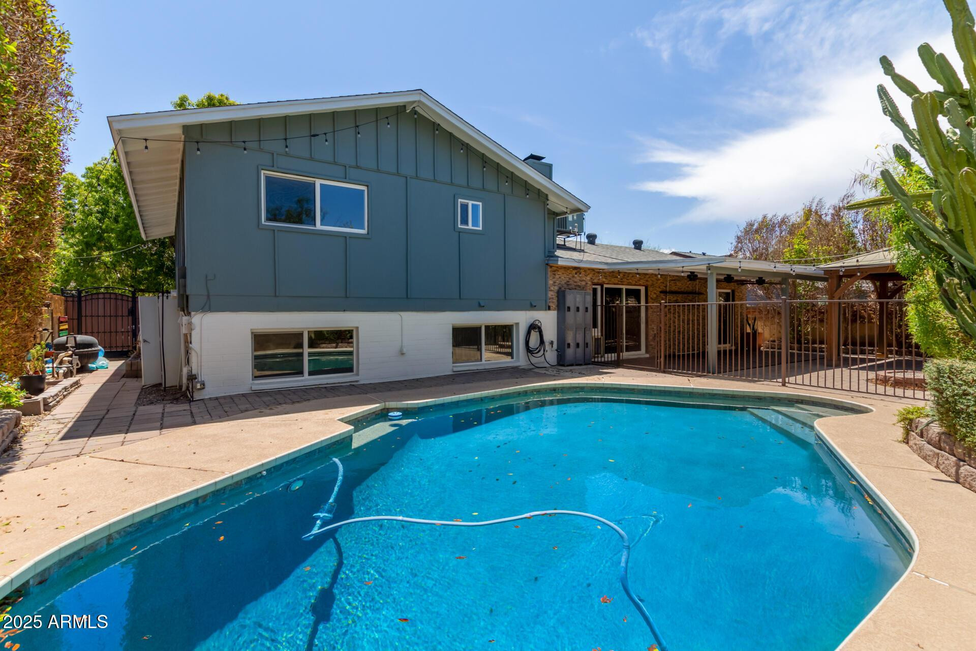 1640 E La Jolla Drive