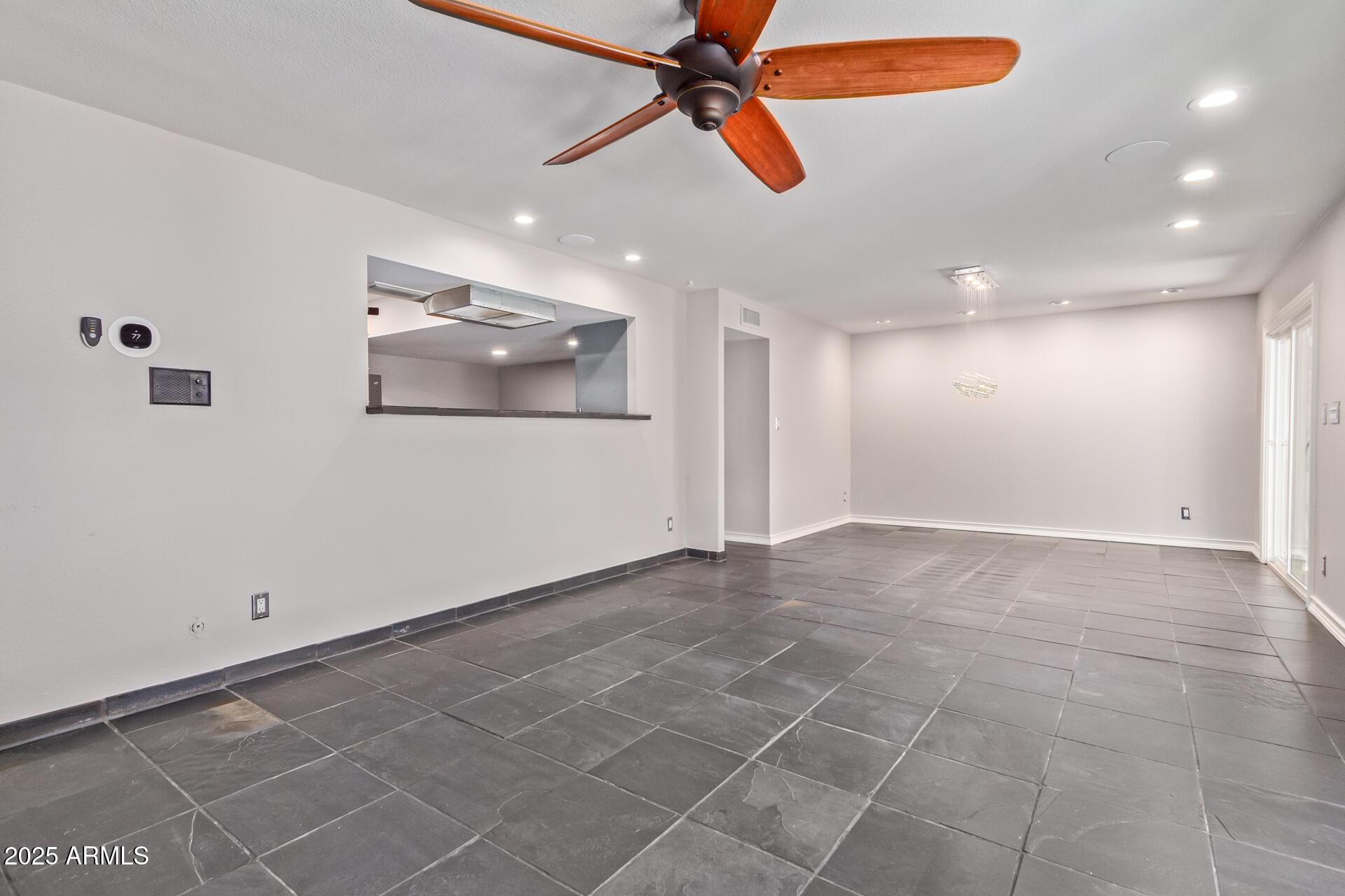 1640 E La Jolla Drive