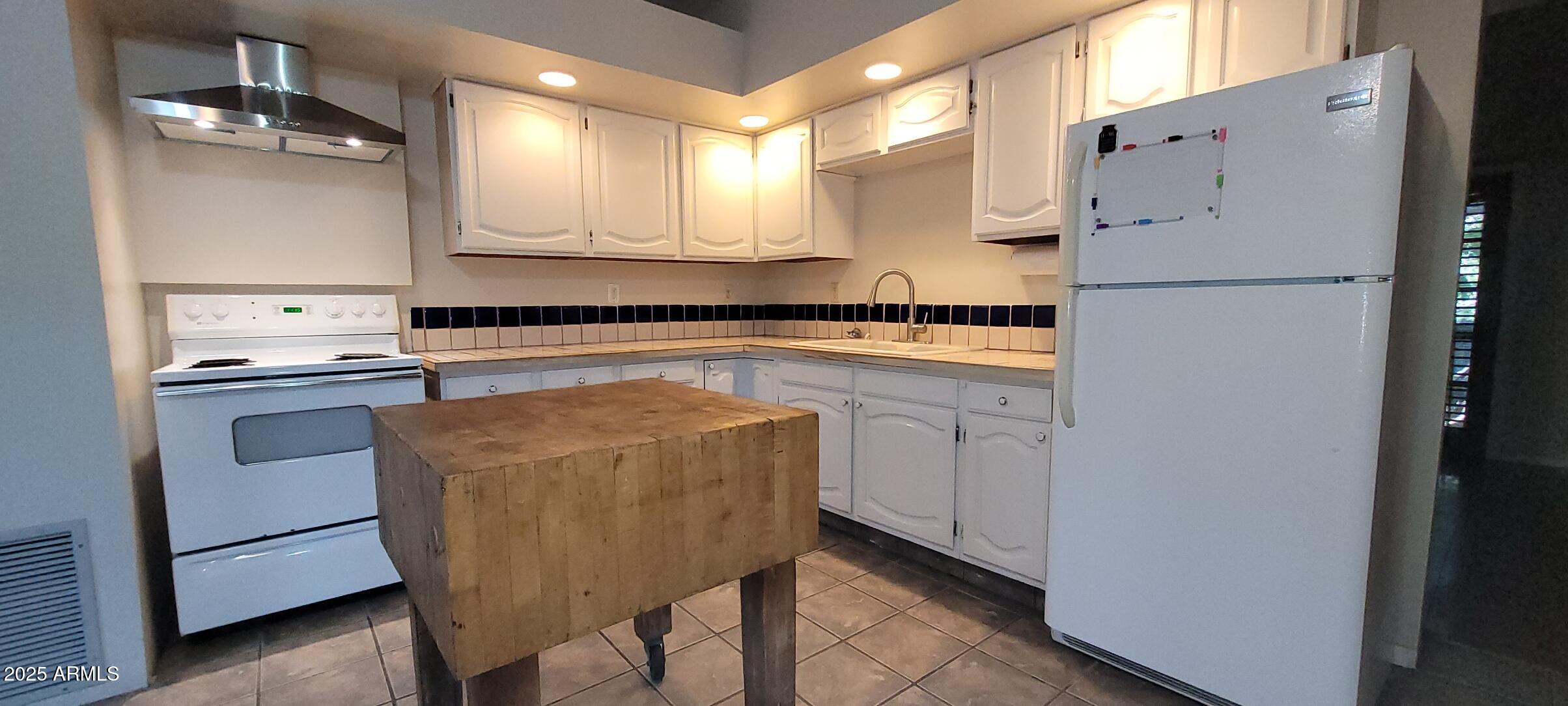 16685 W SHRINE Drive