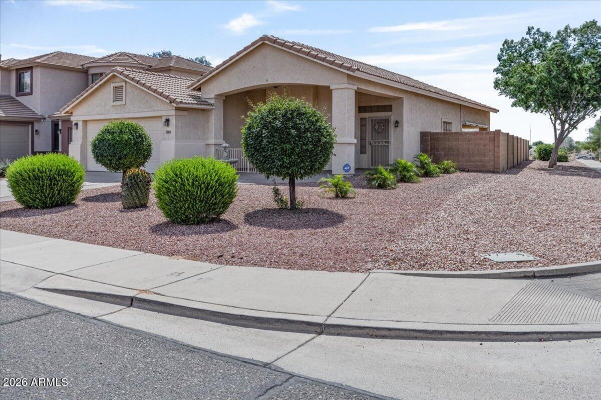 16679 W SAGUARO Lane