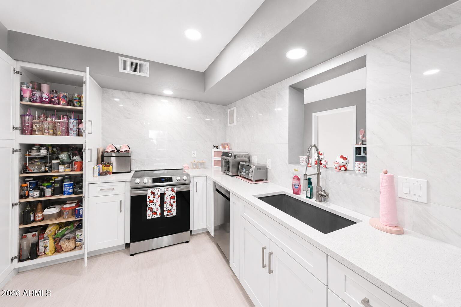 CAMELOT COUNTRY CLUB ESTATES UNIT 1 - Residential