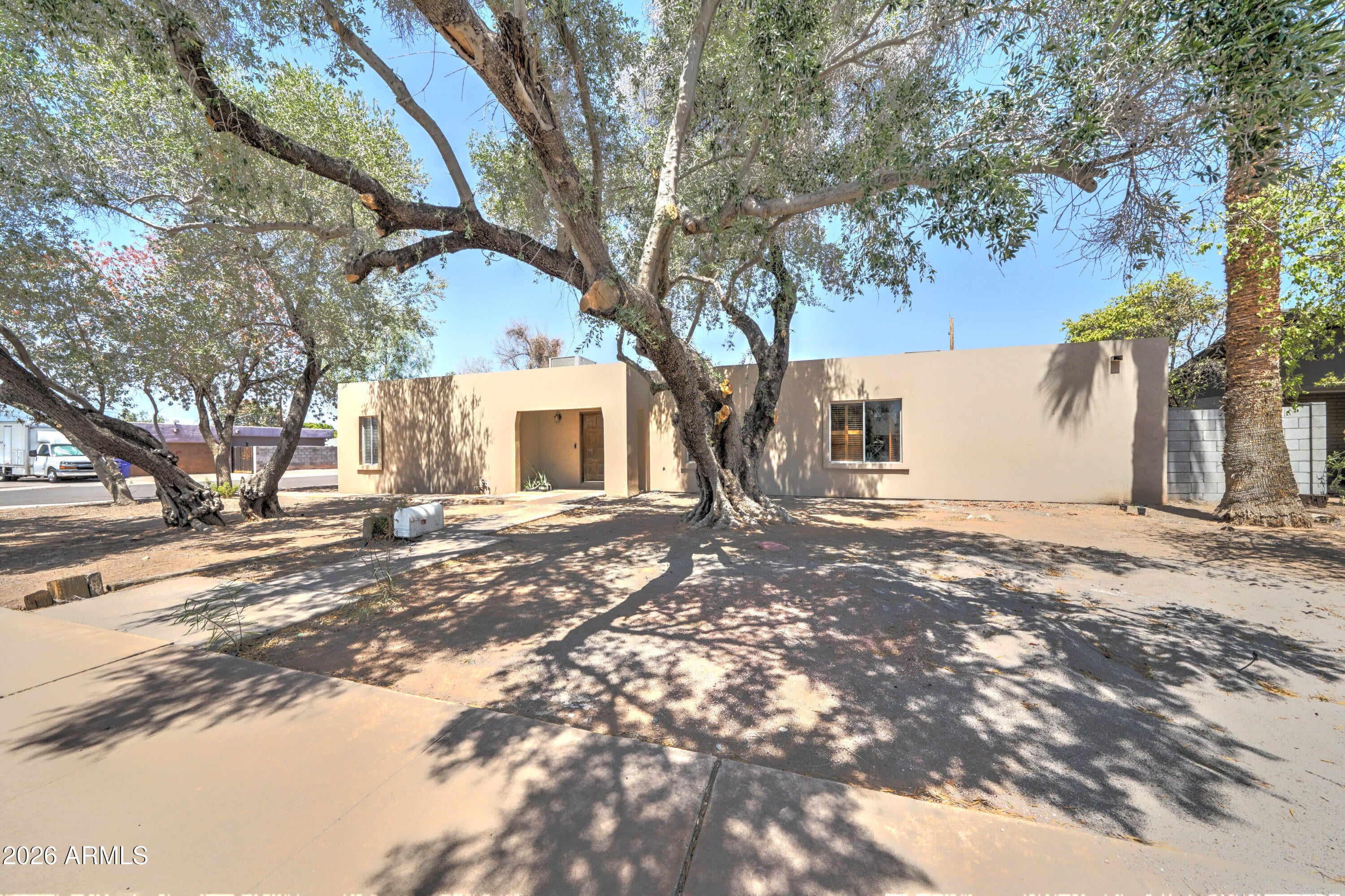 498 W GAIL Drive