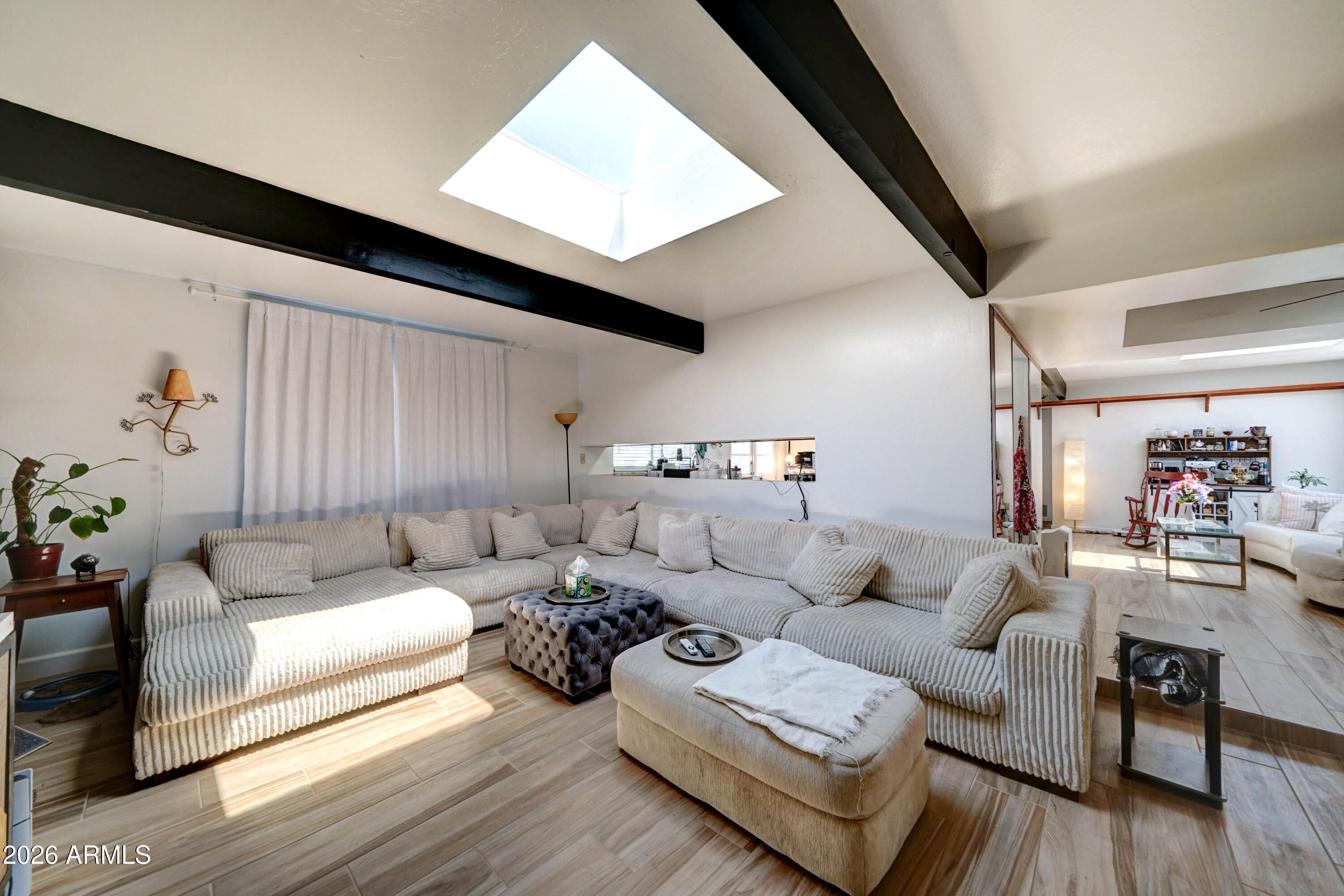 498 W GAIL Drive