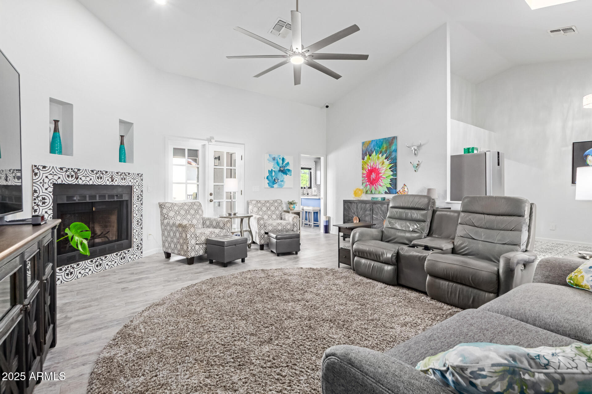 6030 E WINCHCOMB Drive