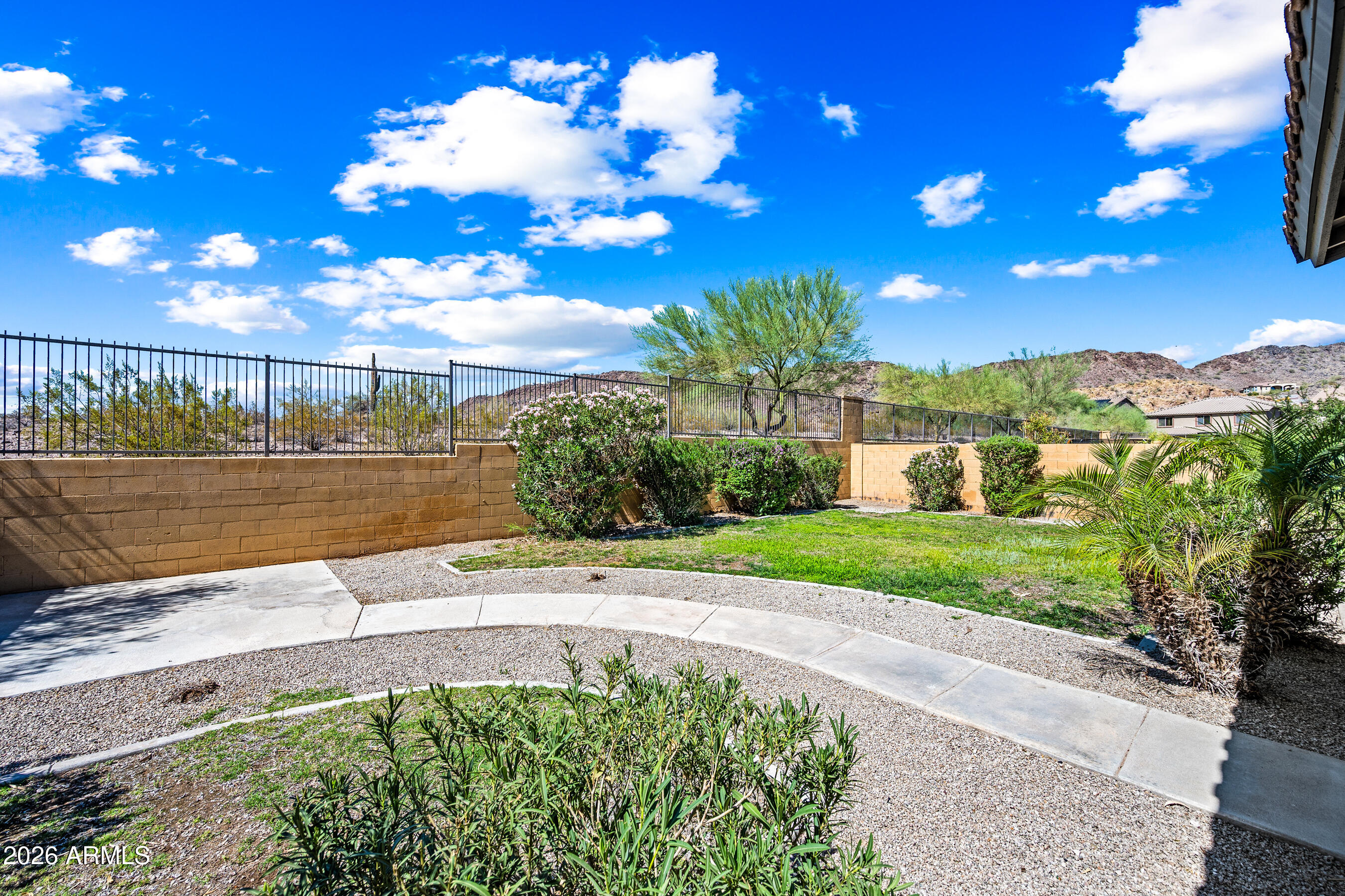 9114 W WHITE FEATHER Lane