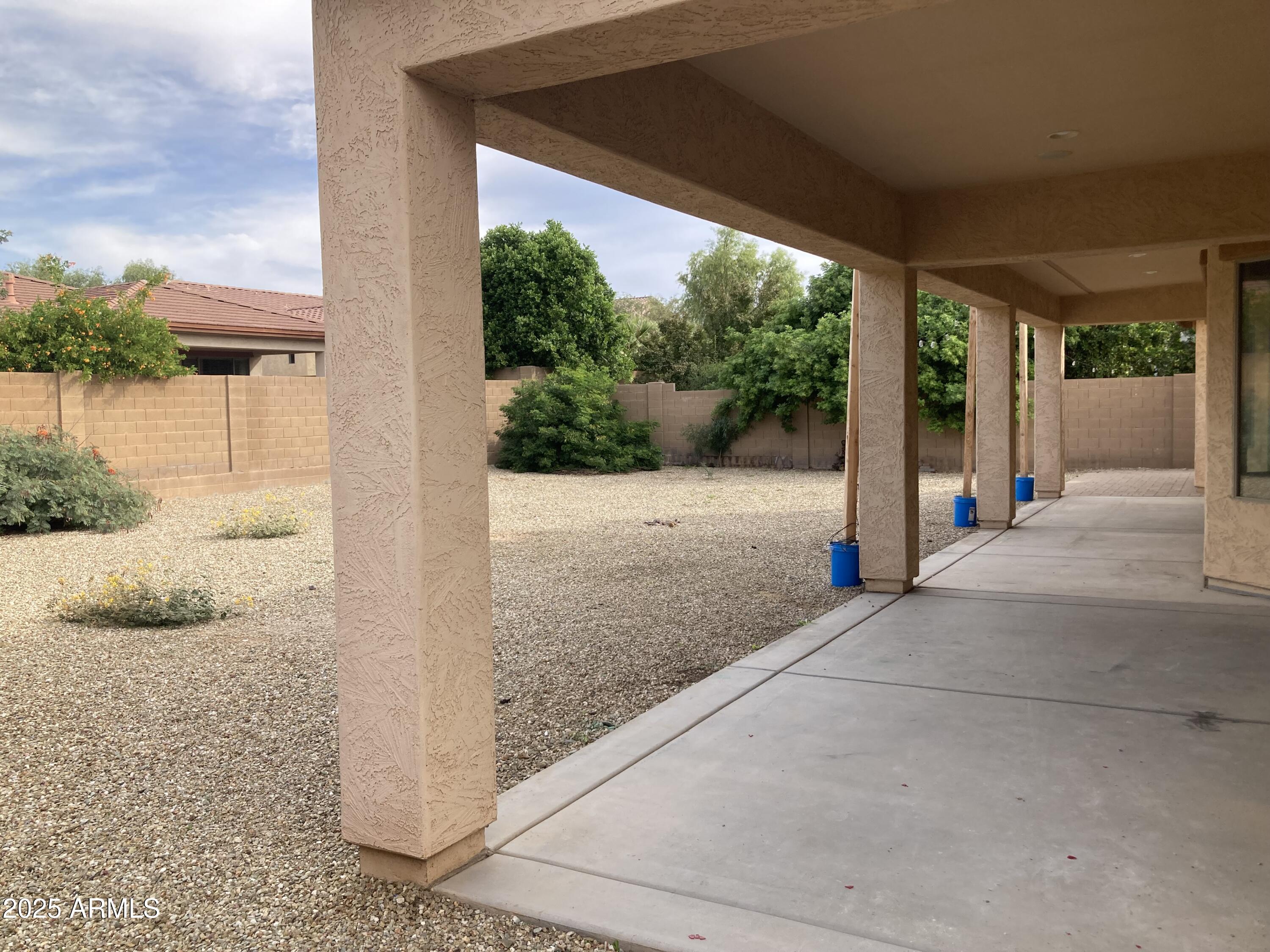 1516 W CALLE ESCUDA --