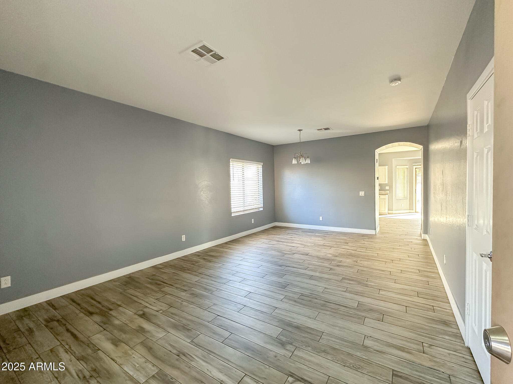 9427 W ELWOOD Street