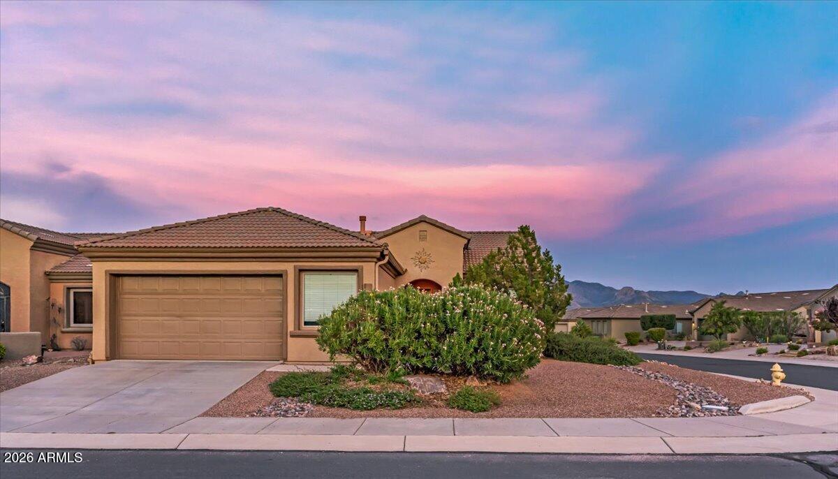 5957 S MEADOW HILLS Loop