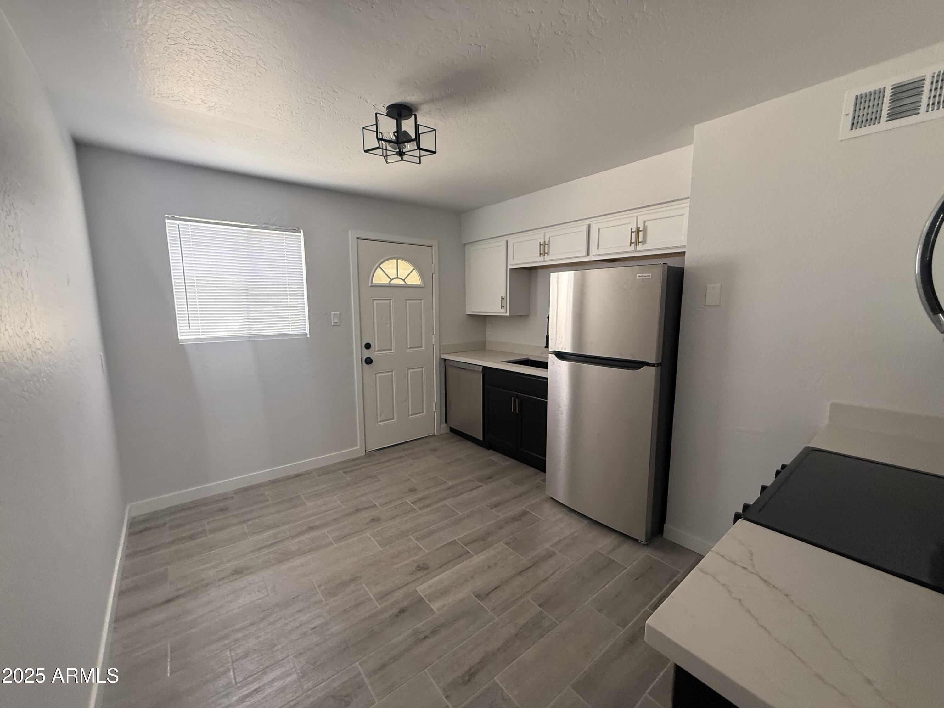 7101 N 36TH Avenue 102