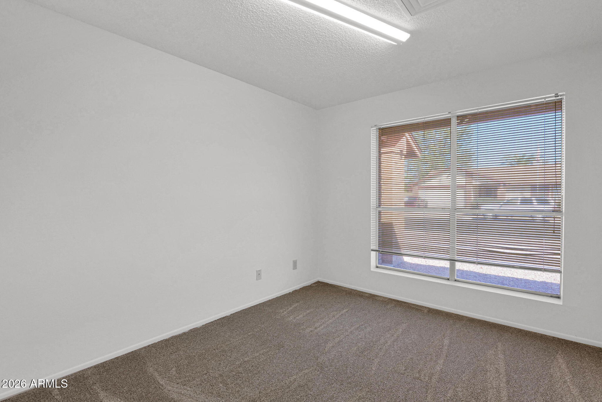 6407 W LUPINE Avenue