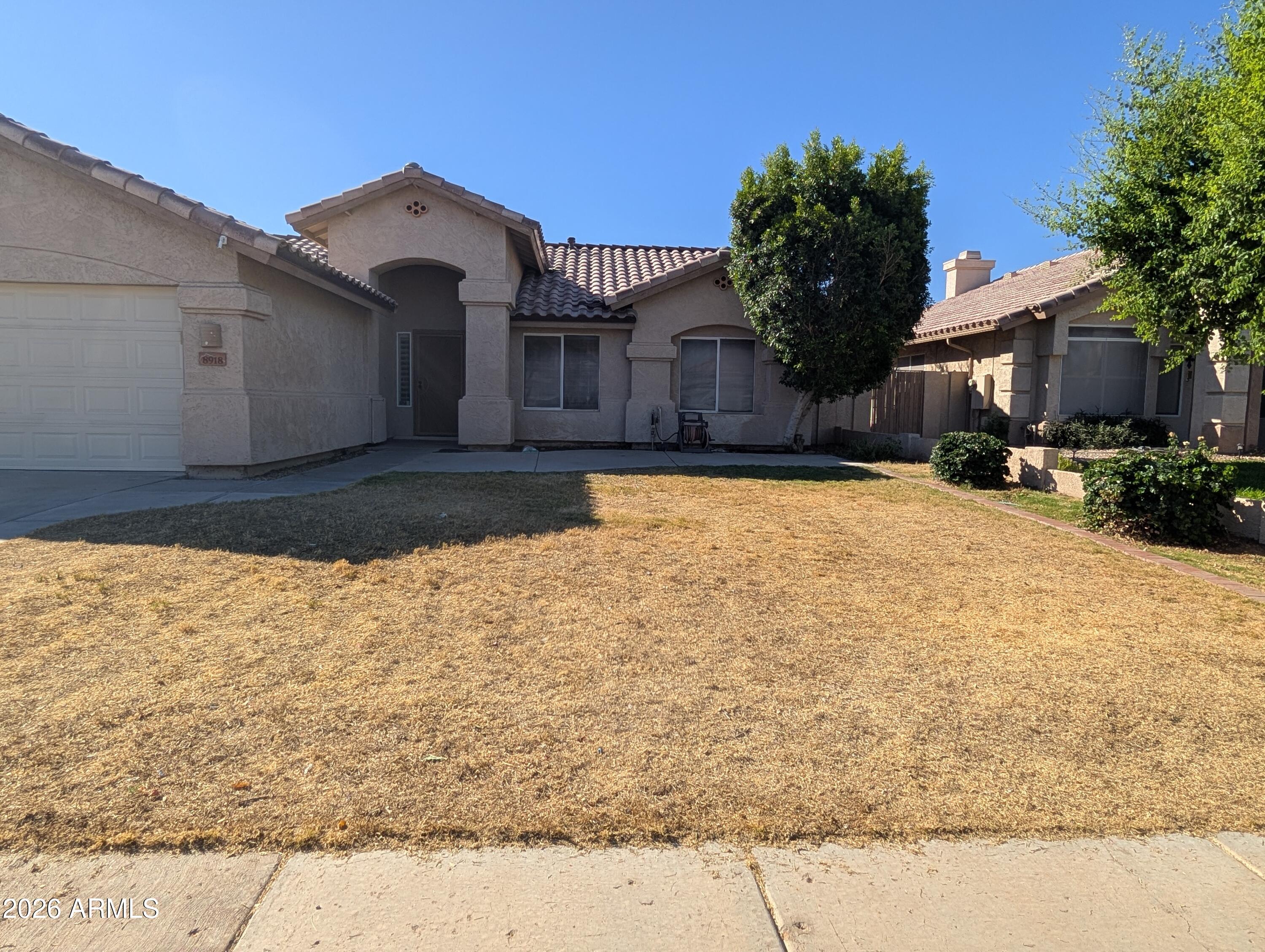 8918 W PARADISE Lane
