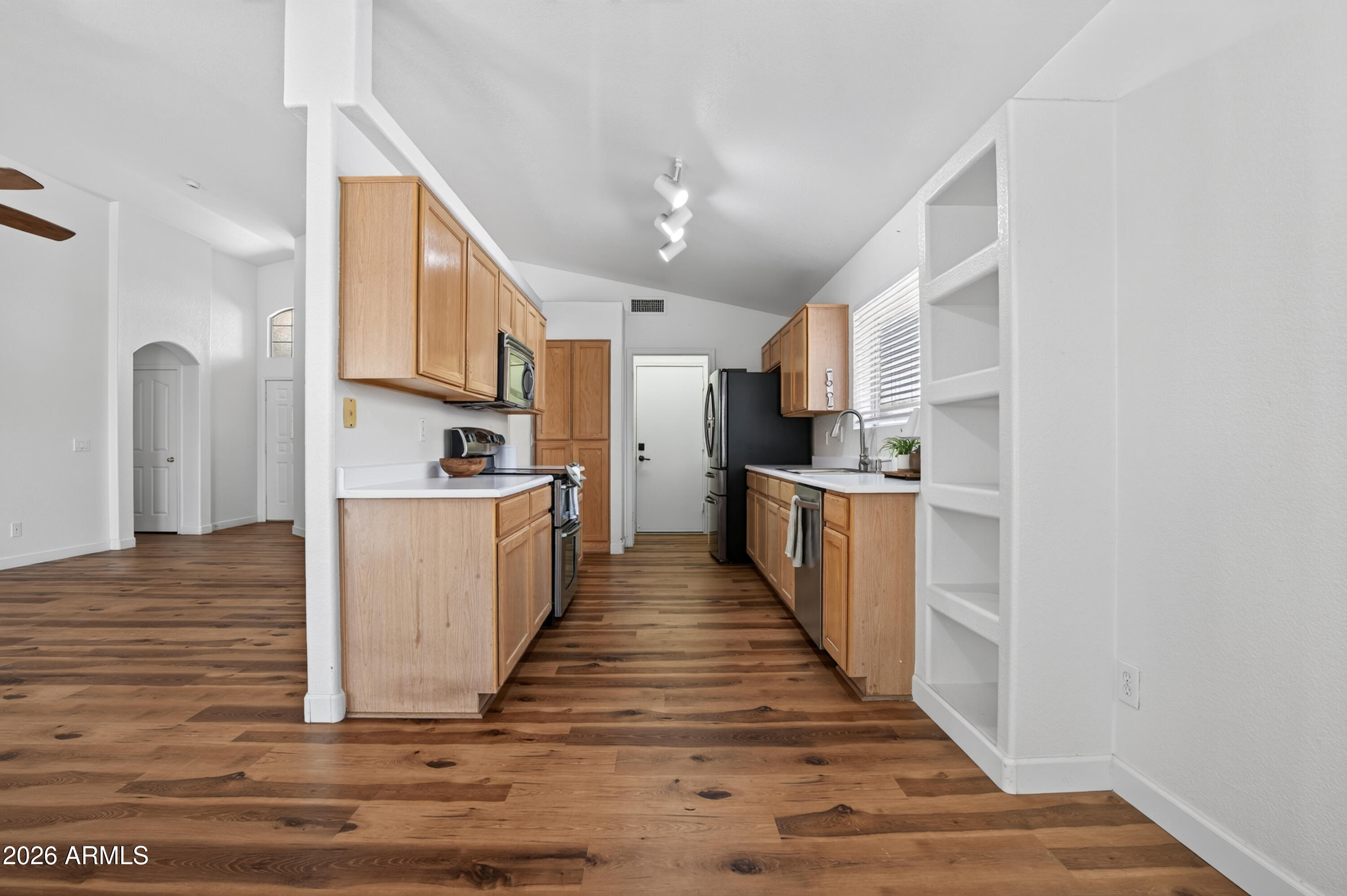 12410 W ROANOKE Avenue