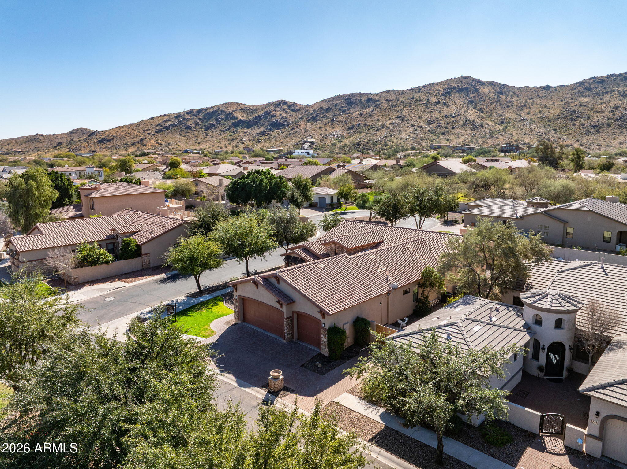 3215 E CONSTANCE Way