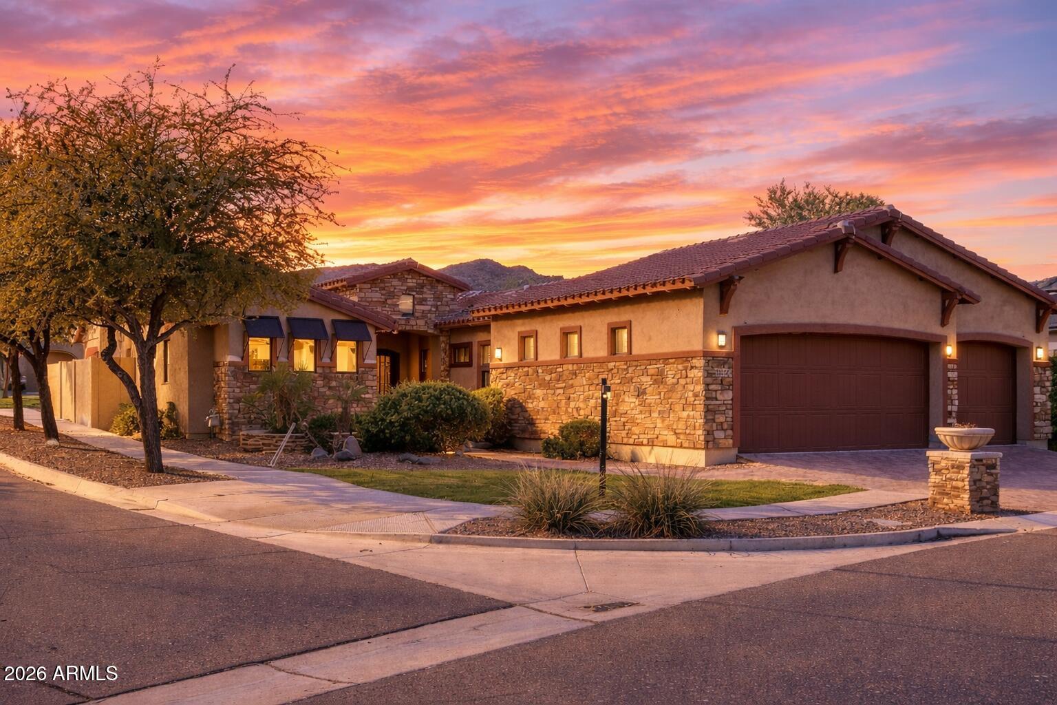 3215 E CONSTANCE Way