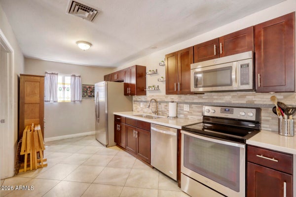 1220 S GRAND DR, APACHE JUNCTION, AZ 85120 - Image f2b451f43575cf8cb36e25c8040ea29e/1228043914