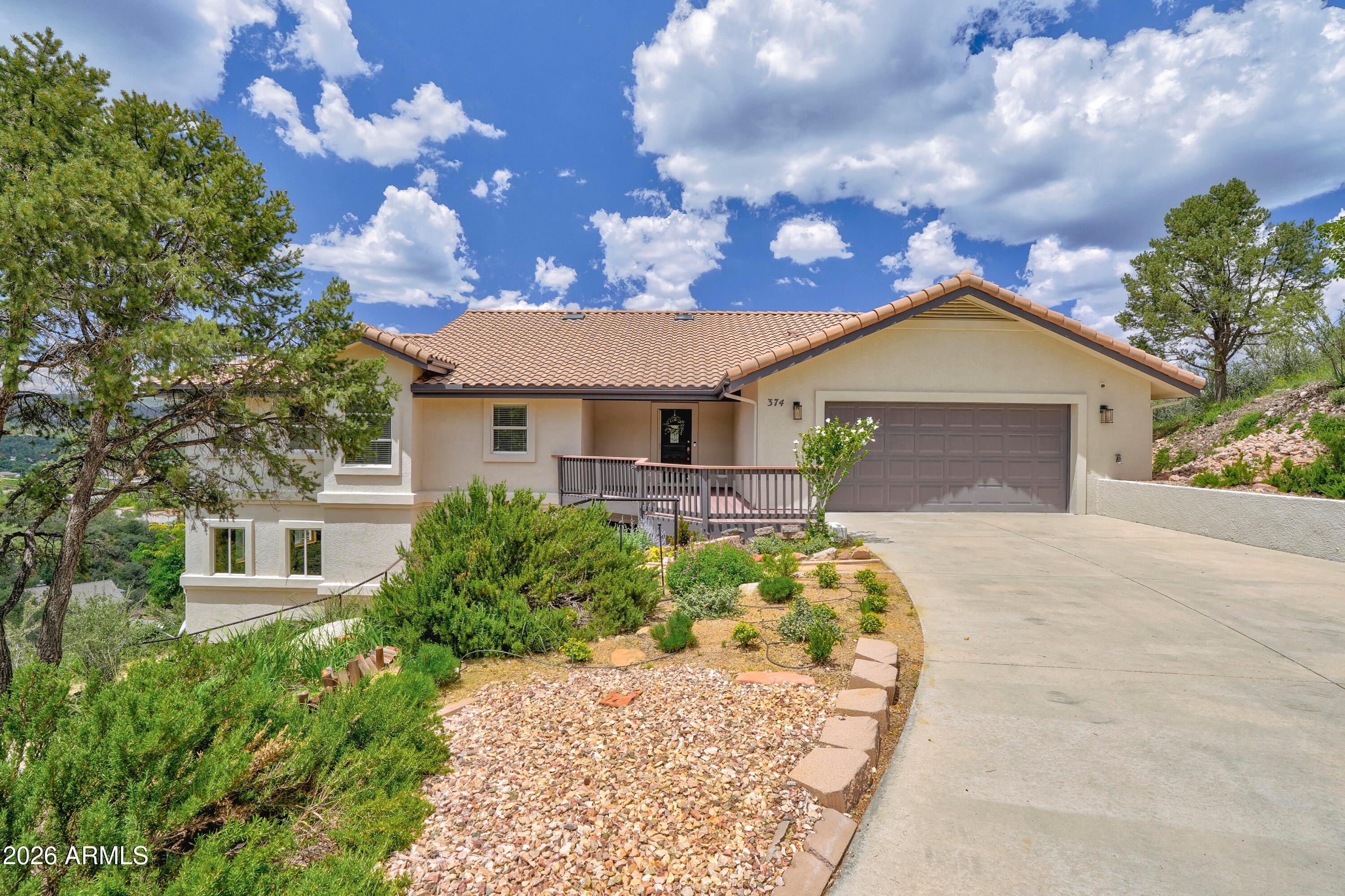 374 SUMMIT POINTE Drive