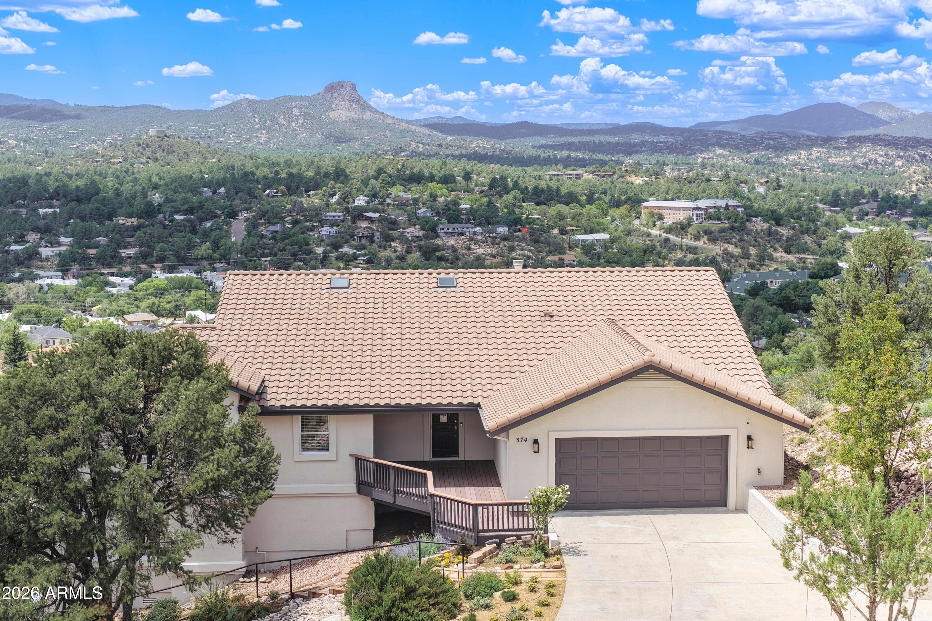 374 SUMMIT POINTE Drive