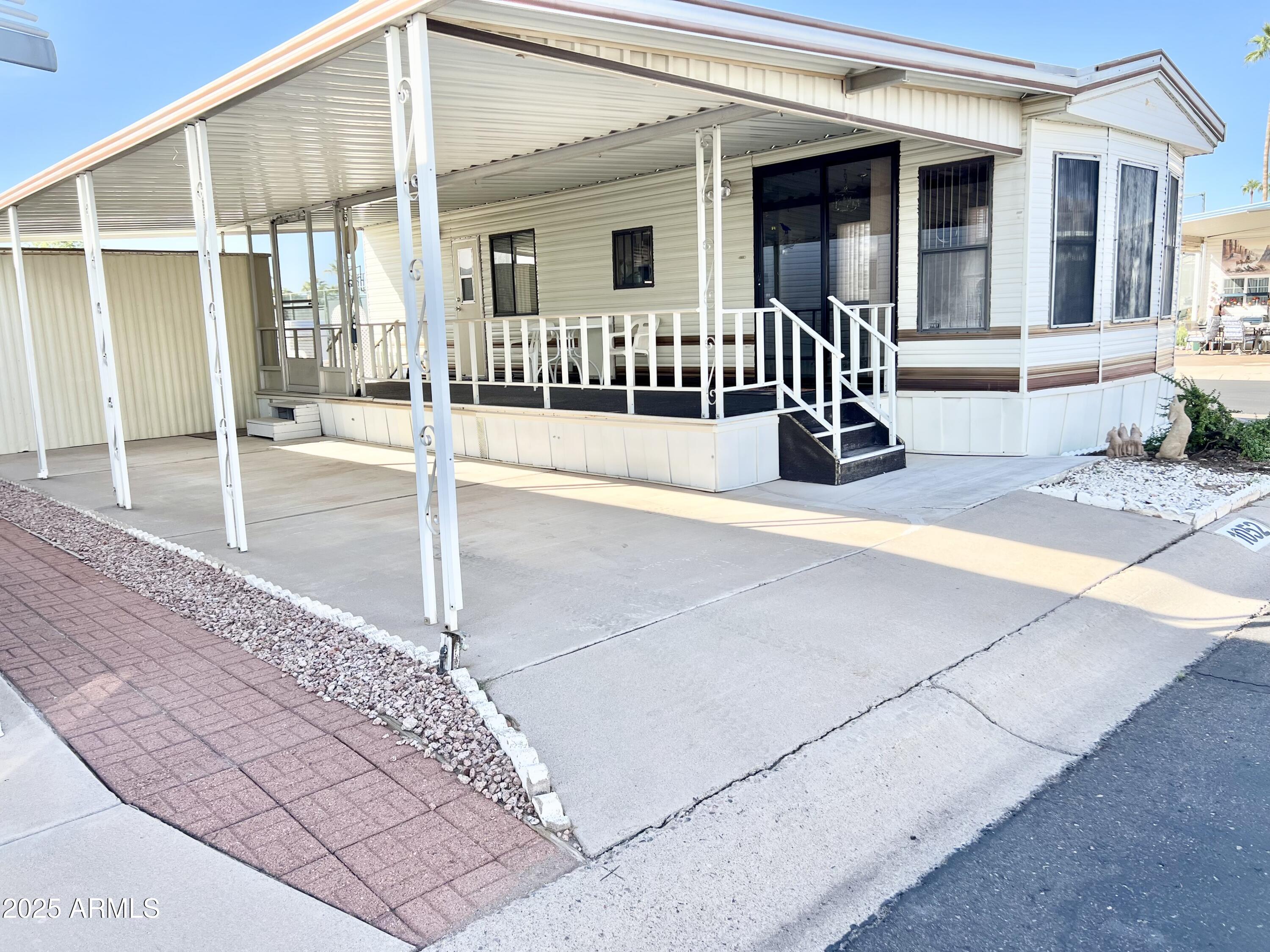 Homes for Sale in Queen Creek Arizona 1 1052 S QUARTZ Drive 1052