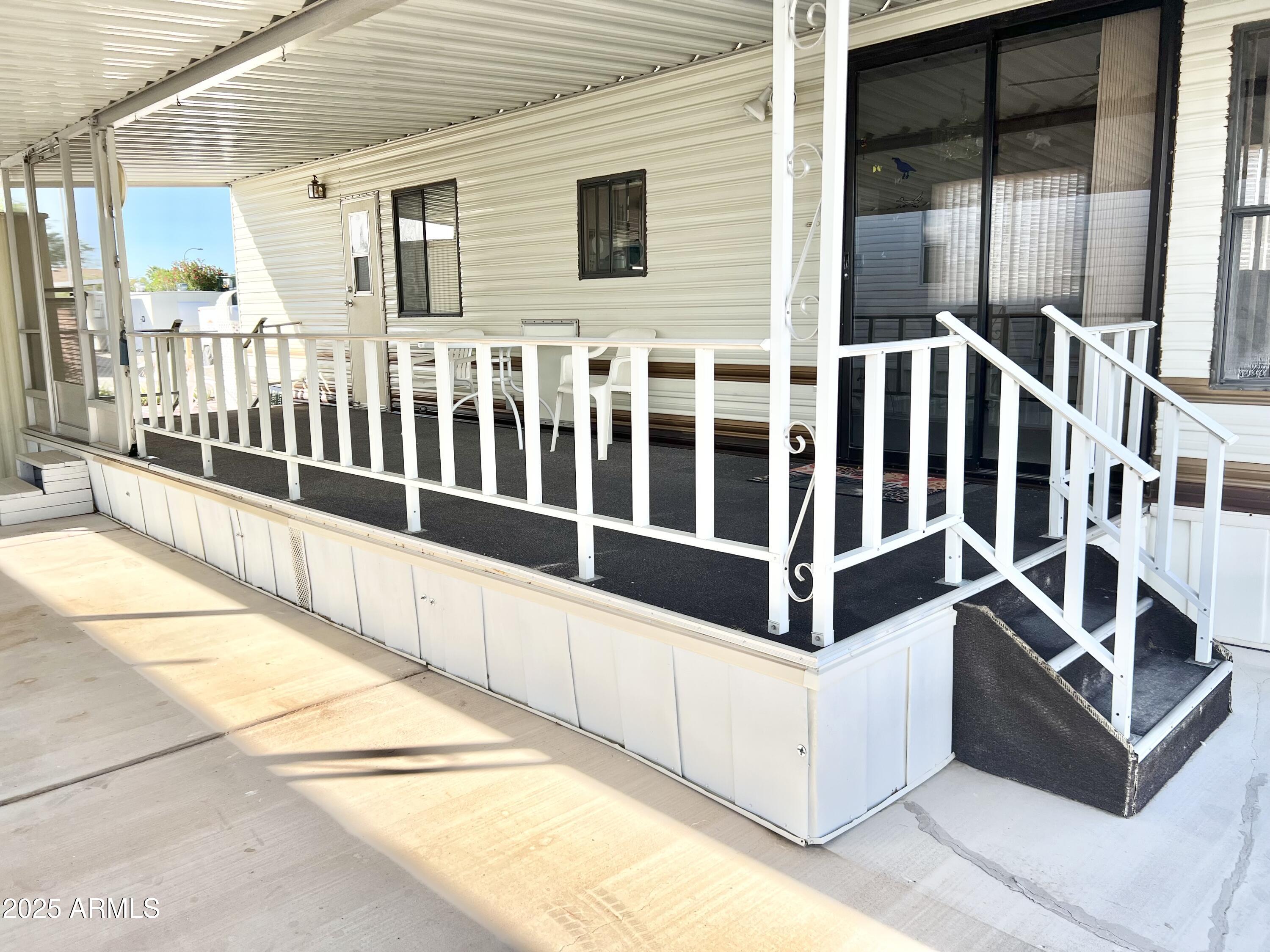 1052 S QUARTZ Drive 1052