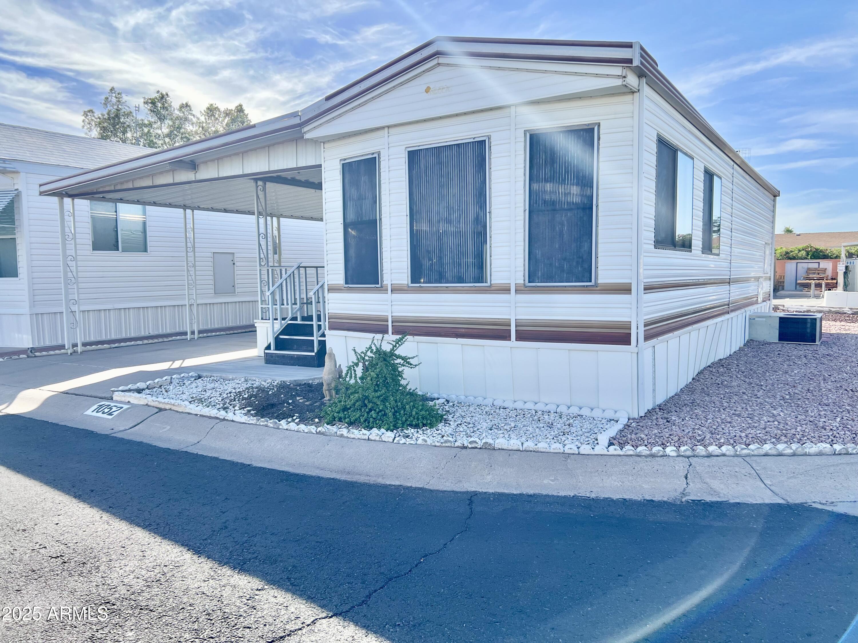 Homes for Sale in Queen Creek Arizona 2 1052 S QUARTZ Drive 1052