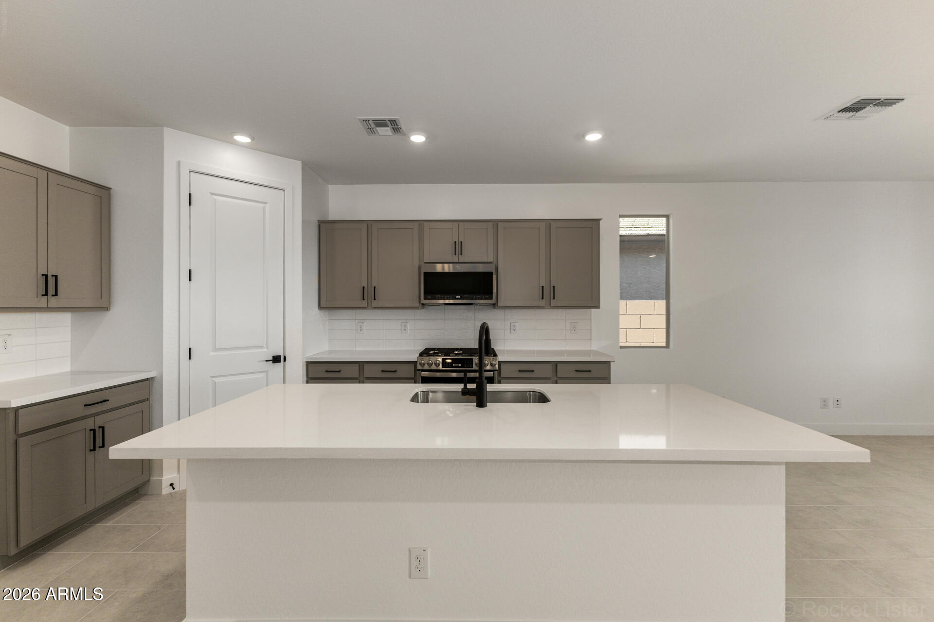 2868 E Mecklenburg Way