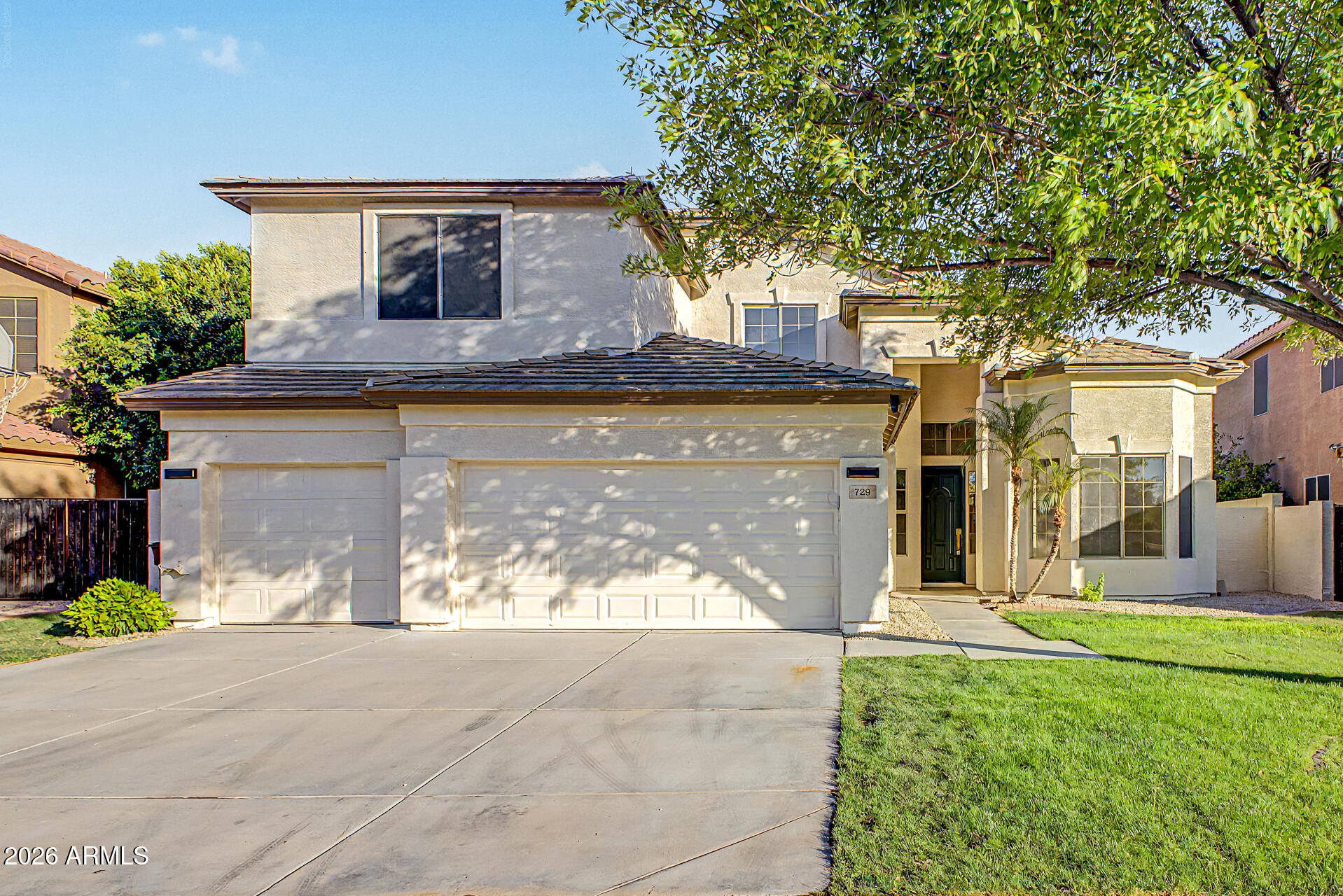 Properties 2 729 W LOCUST Drive