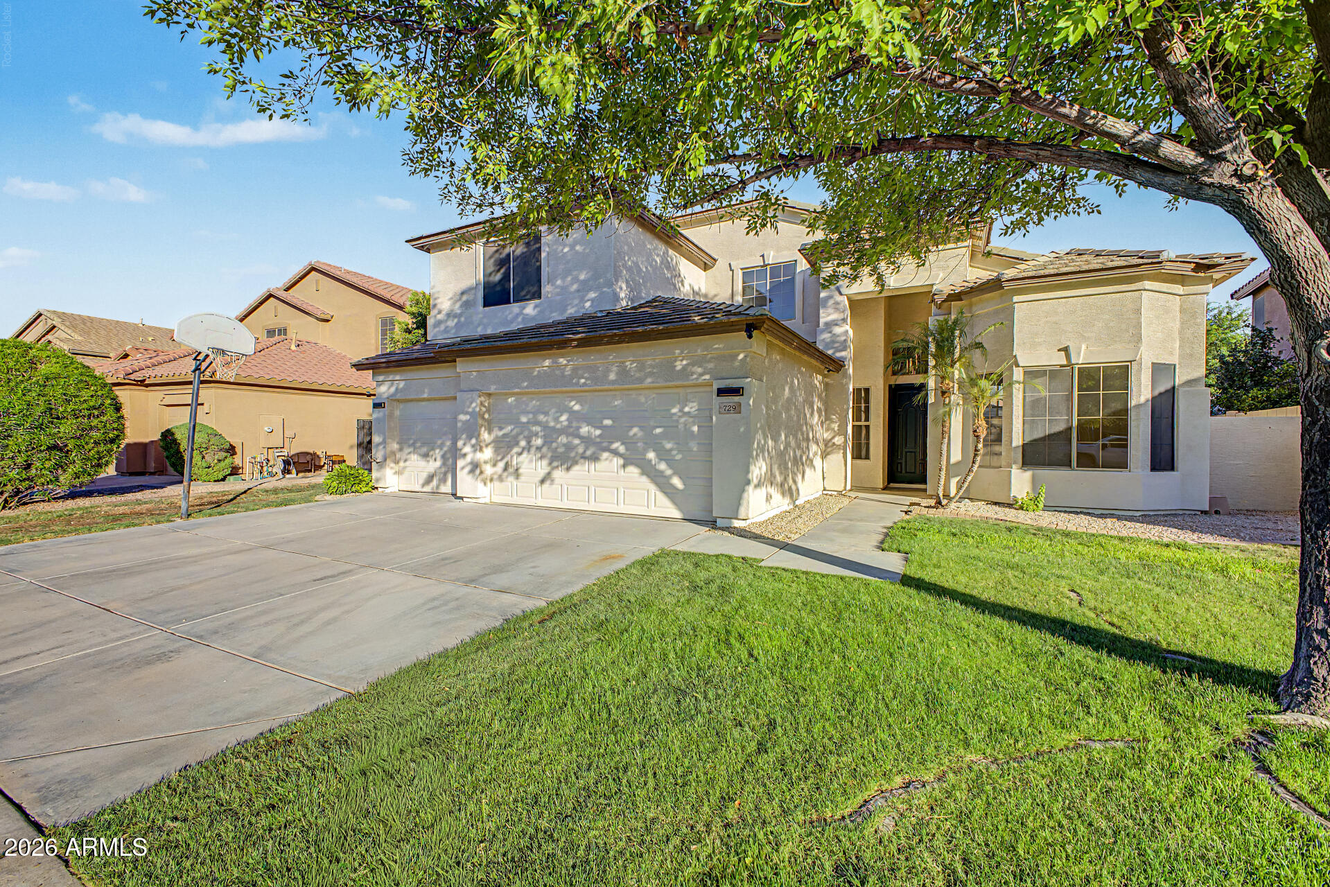 Properties 3 729 W LOCUST Drive