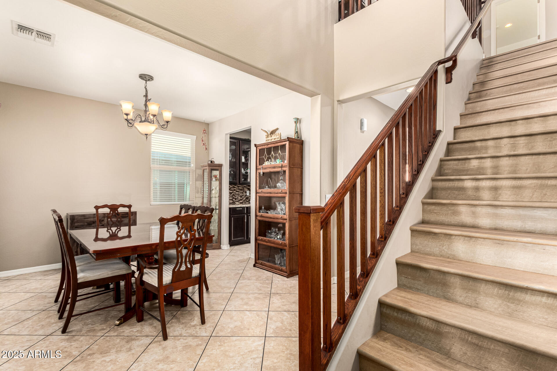 16763 W ADAMS Street