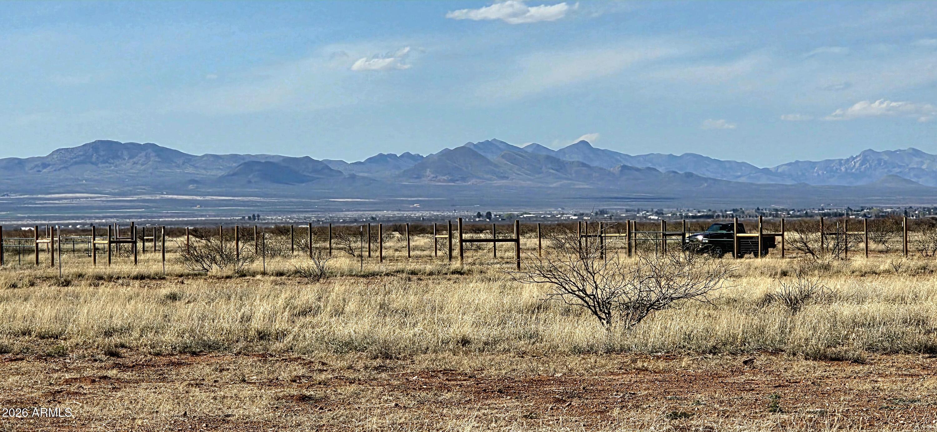 DESERT SKY - Land