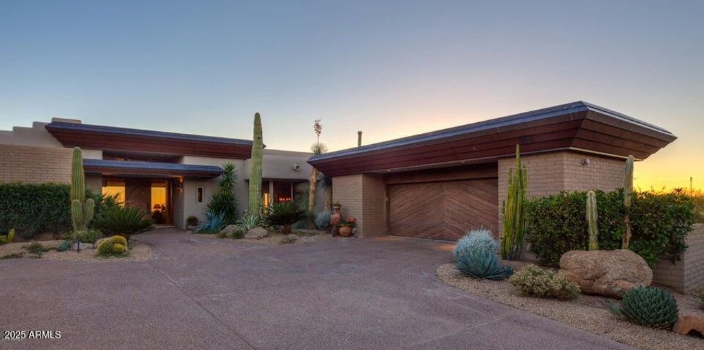 Photo of 10815 E Graythorn Drive, Scottsdale, AZ 85262 (MLS # 6959168)