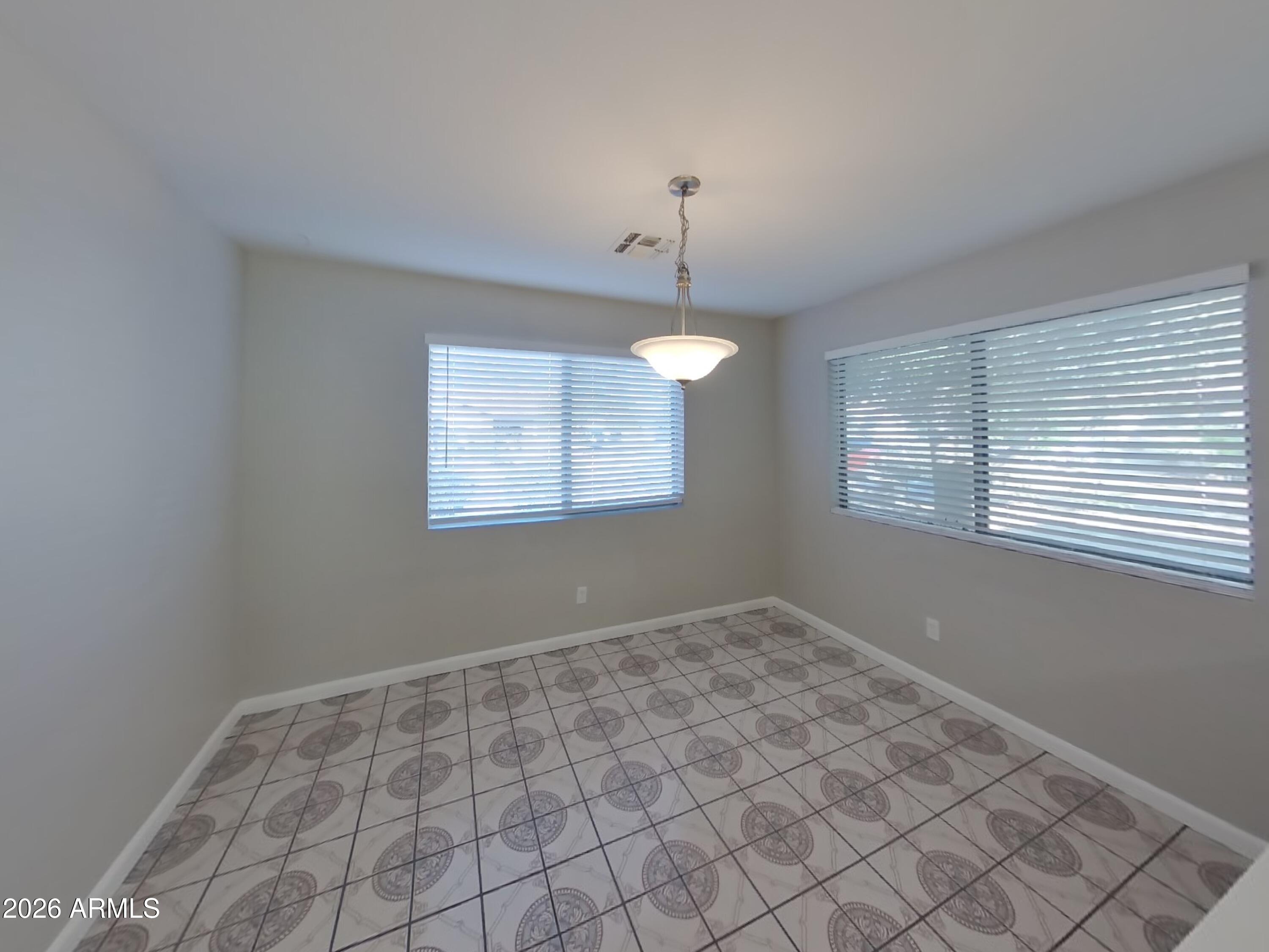 8605 W CAMPBELL Avenue