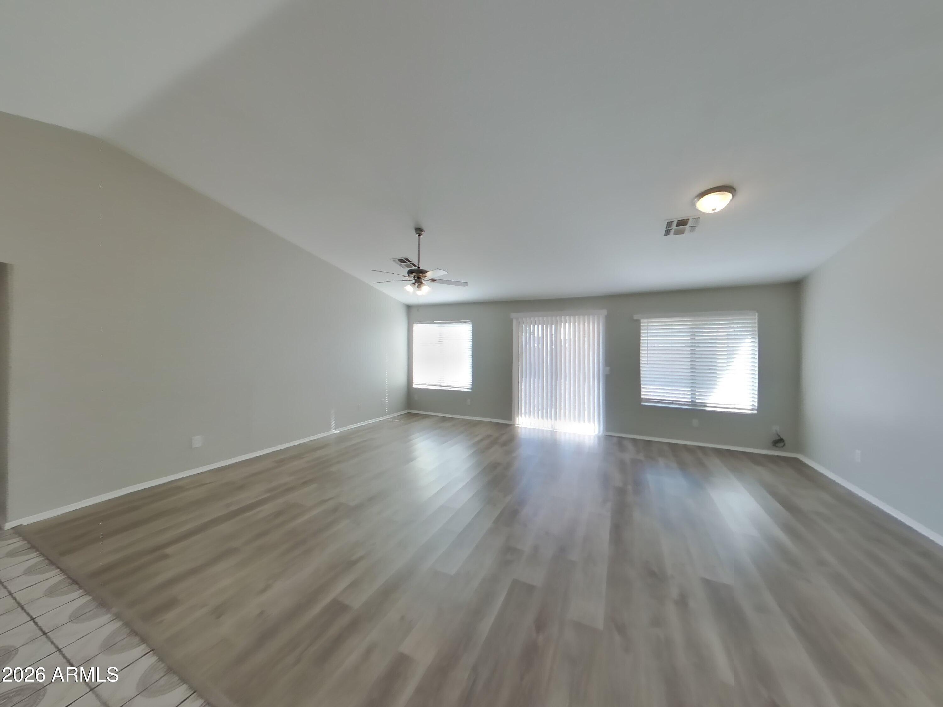 8605 W CAMPBELL Avenue