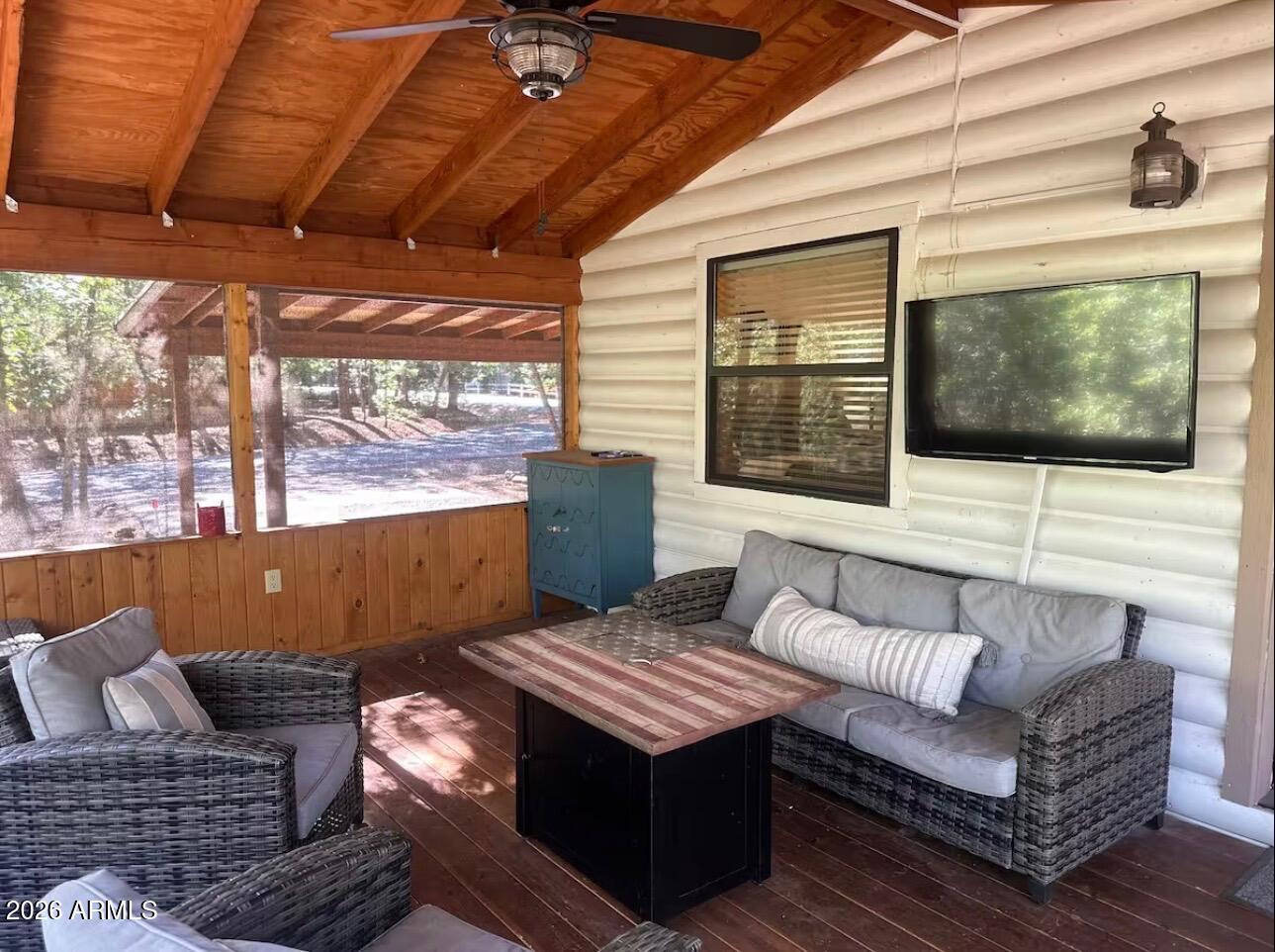WHITE MOUNTAIN CLUB ESTATES UNIT 2 - Residential