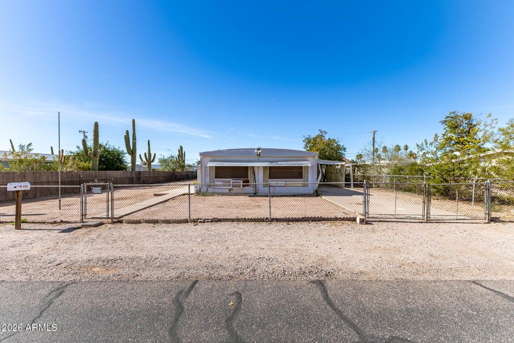 Photo of 456 S Lawson Drive, Apache Junction, AZ 85120 (MLS # 6985975)