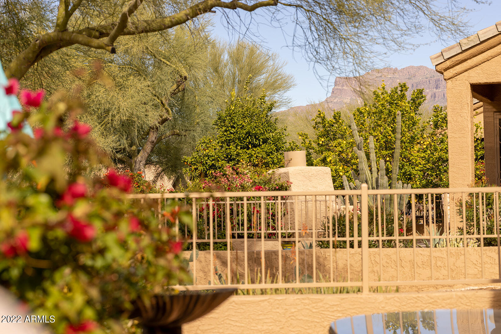 5610 S PINNACLE Lane