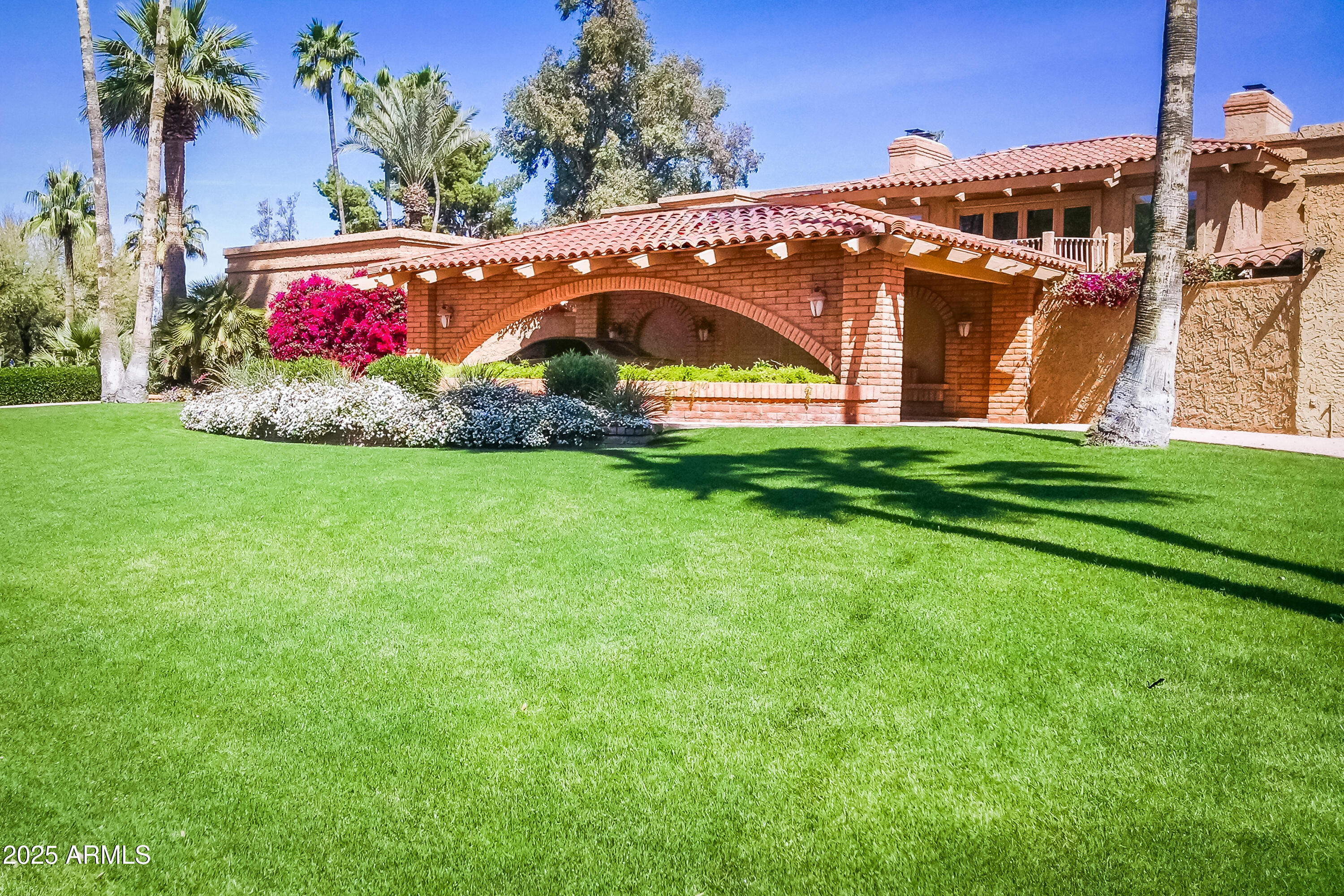 CAMELBACK COUNTRY CLUB - Residential