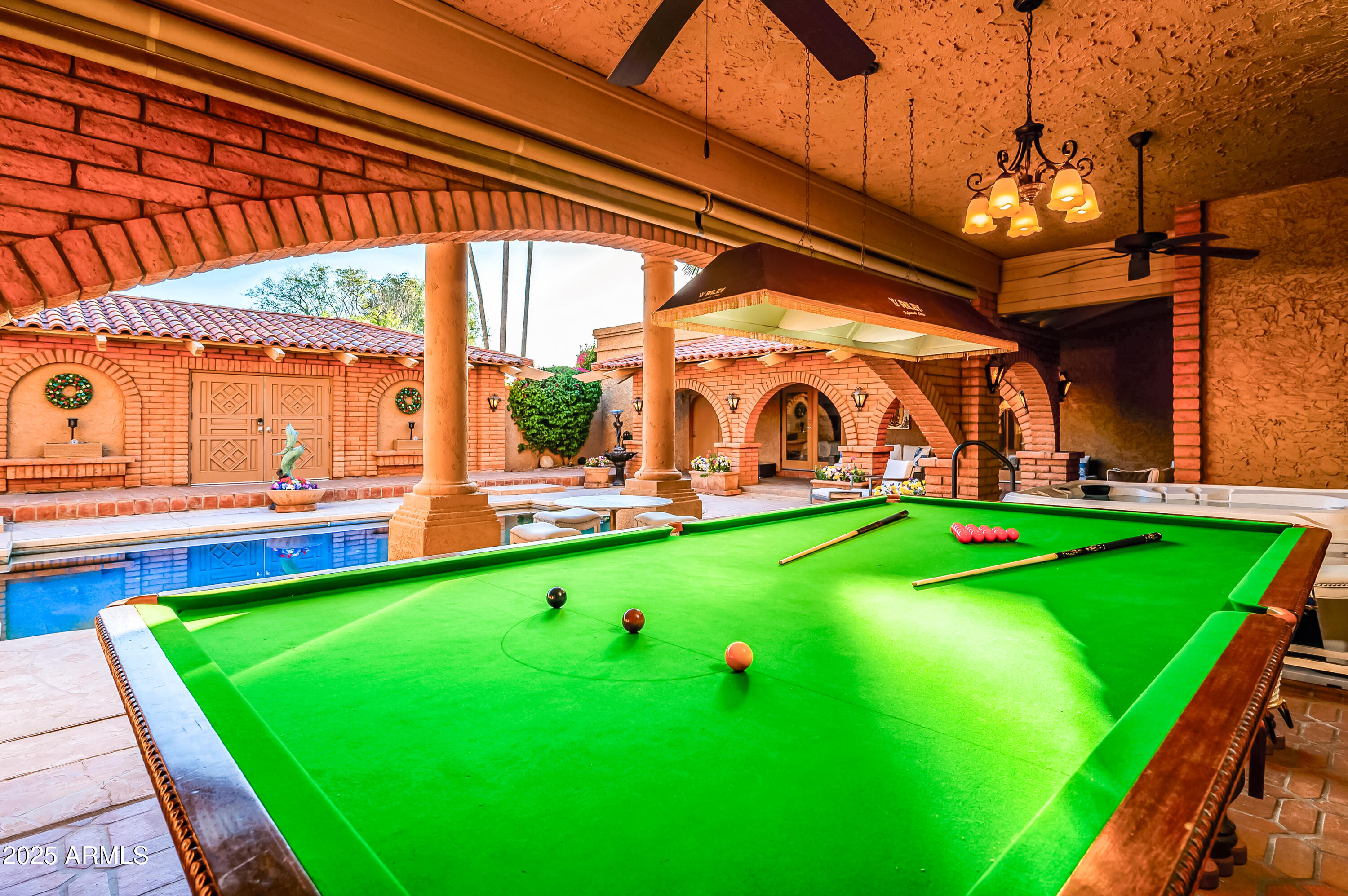 CAMELBACK COUNTRY CLUB - Residential