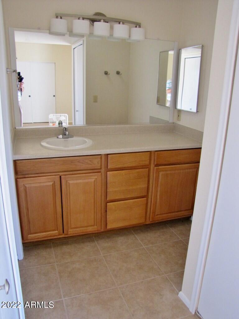 DESERT SHADOWS - Residential Lease