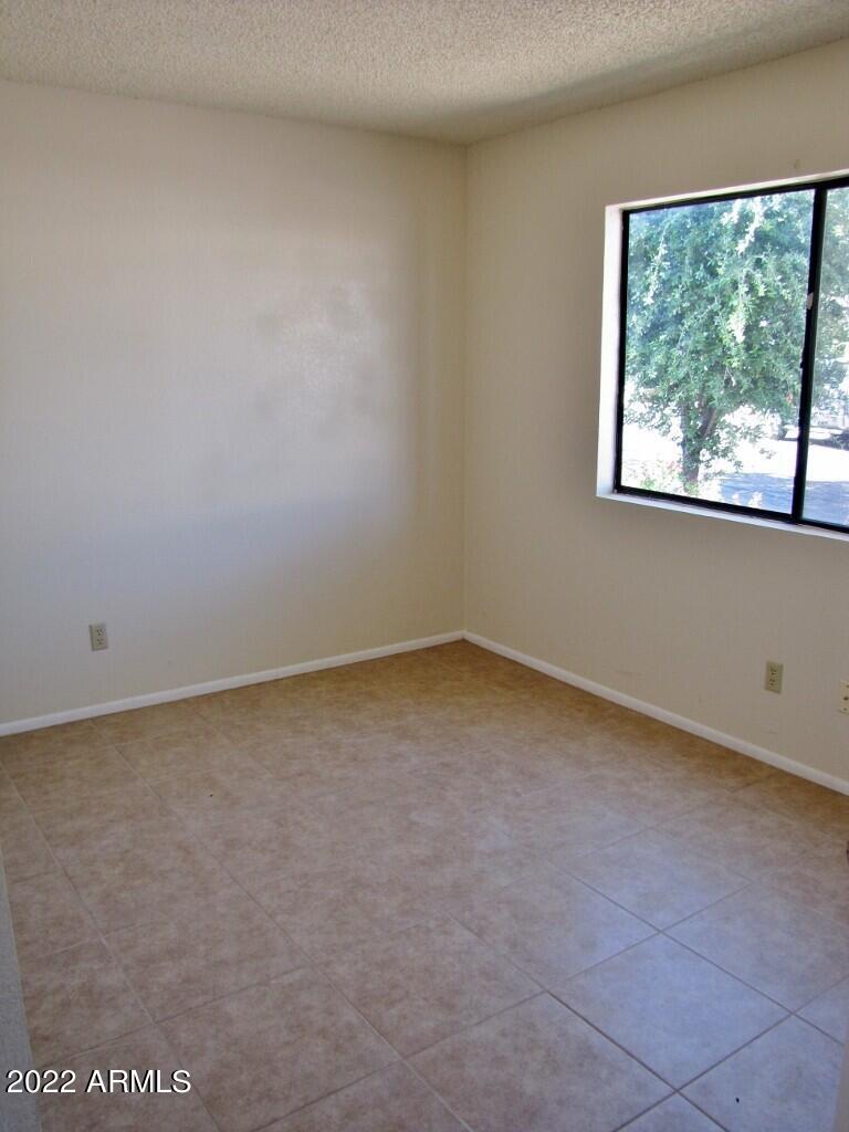 DESERT SHADOWS - Residential Lease
